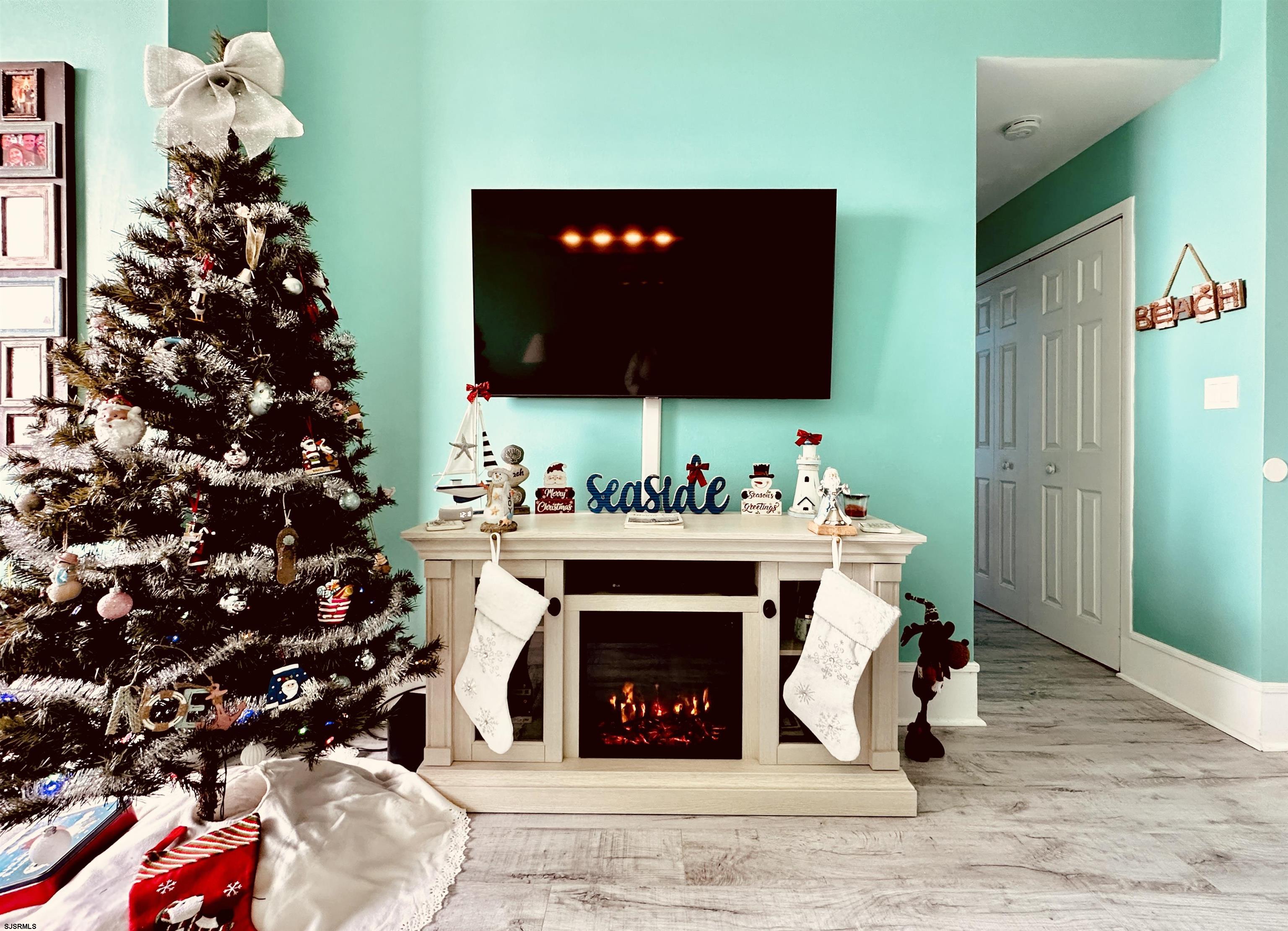 2721 Boardwalk - Picture 3