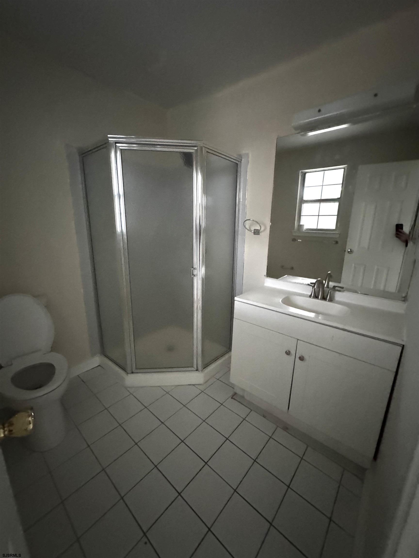 208 HEATHER CROFT - Picture 3