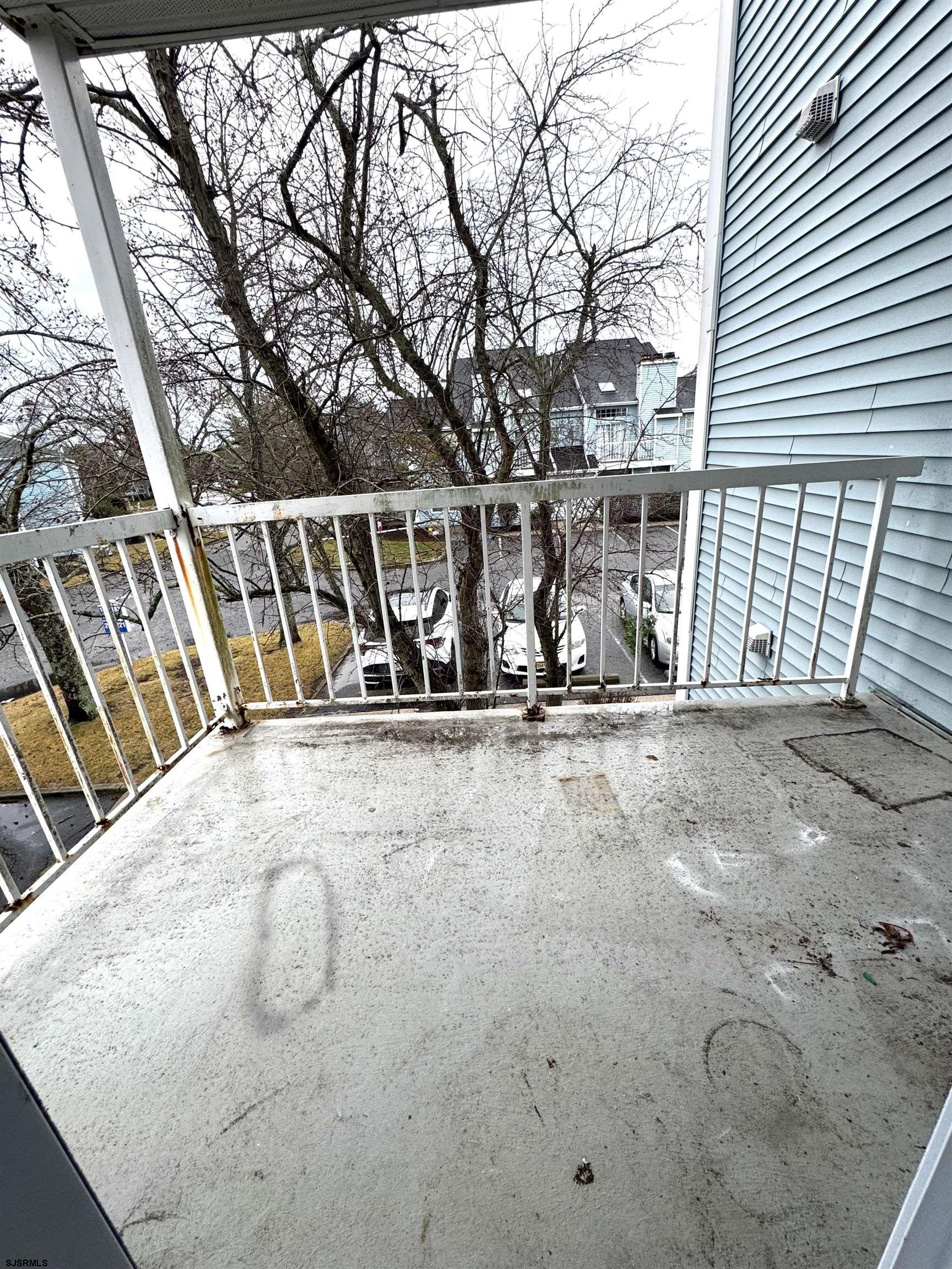 208 HEATHER CROFT - Picture 4