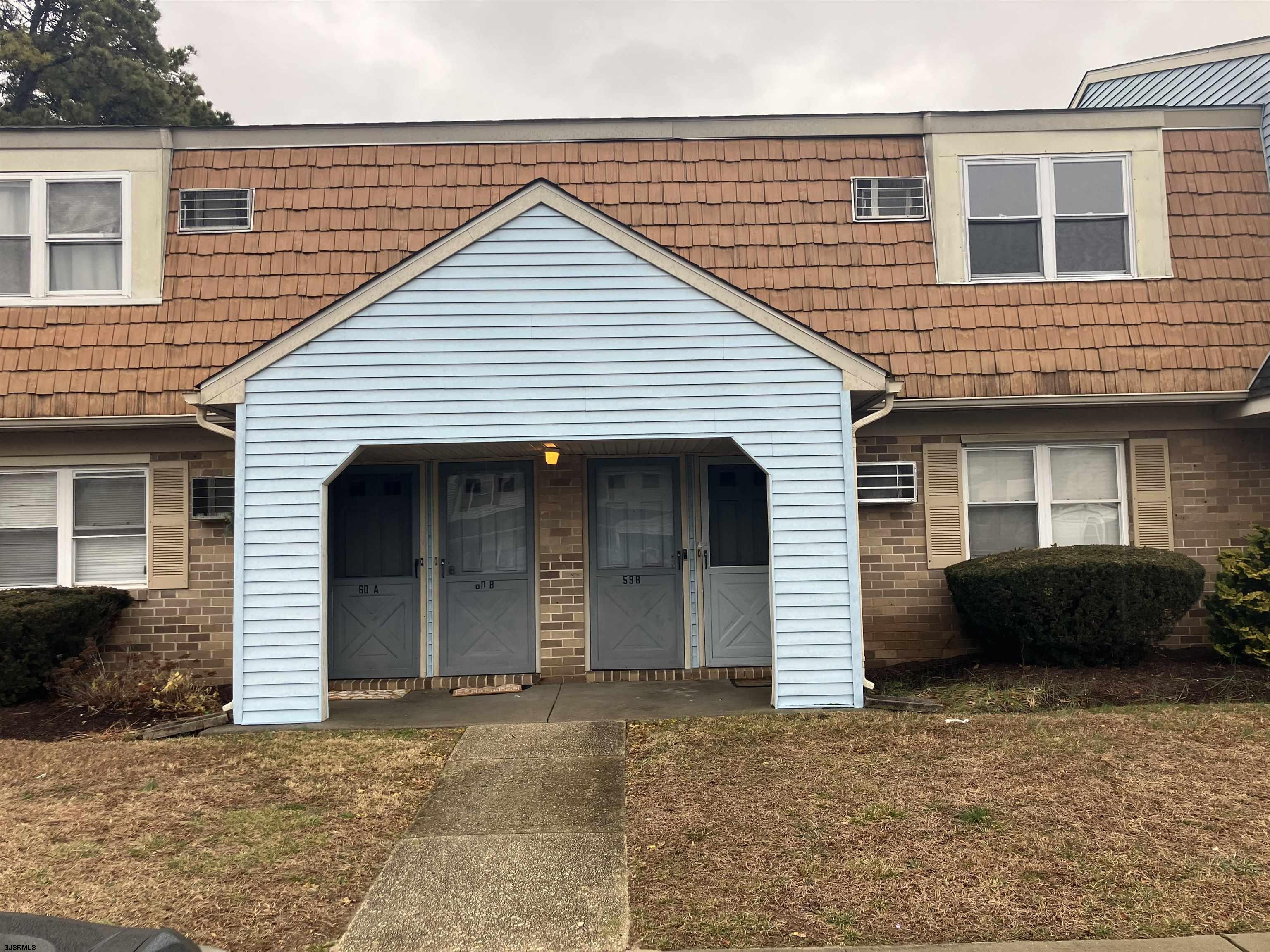 59 Oxford Village - Picture 