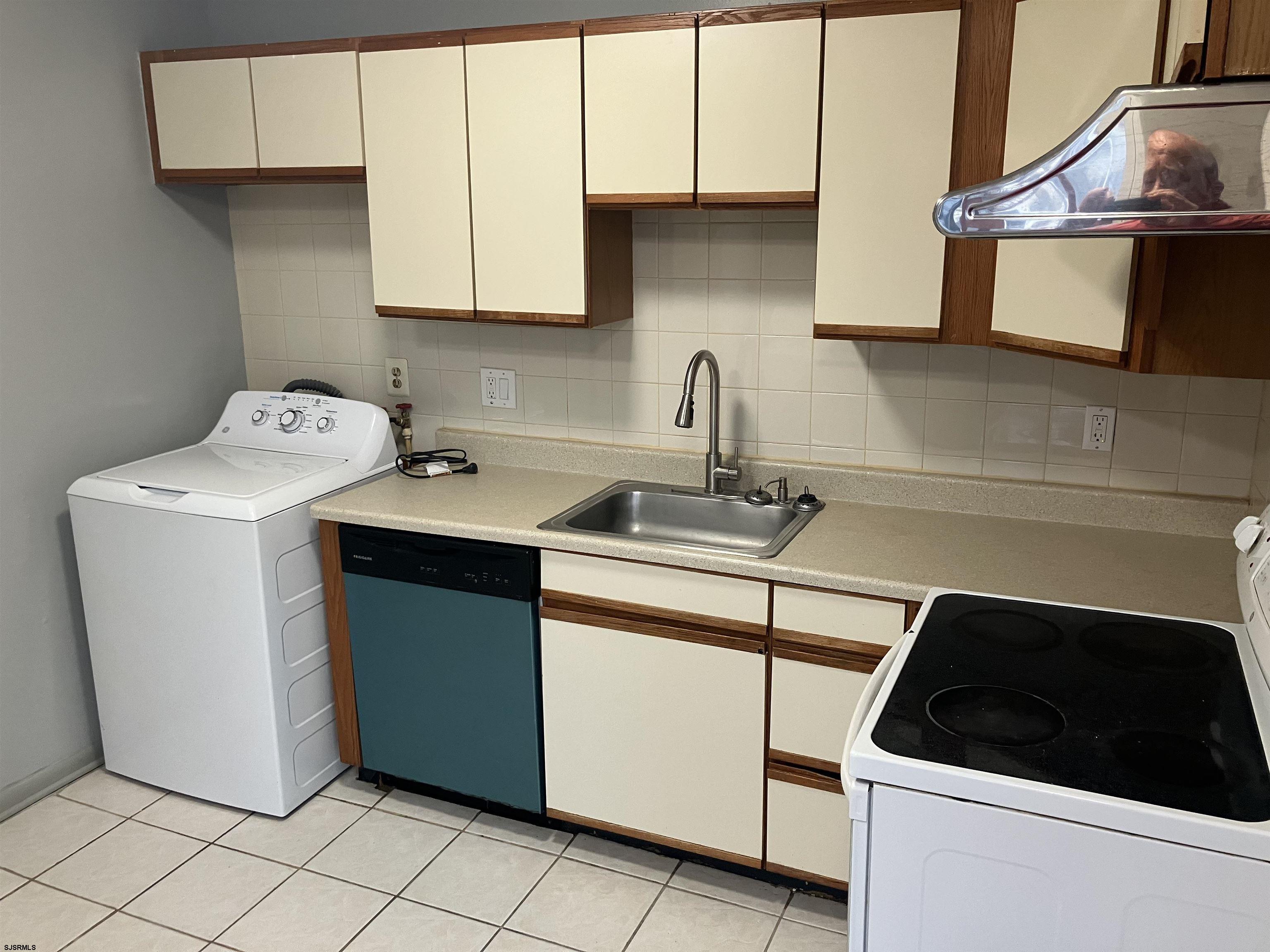 59 Oxford Village - Picture 