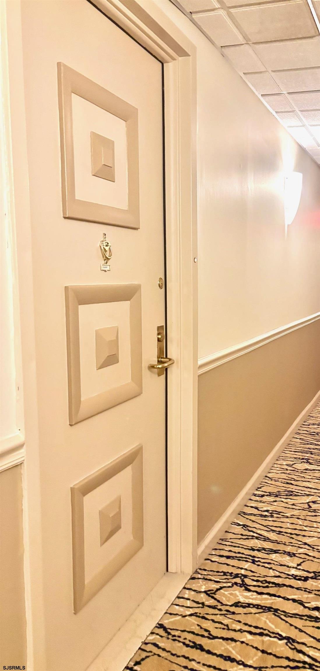 101 S Plaza Place - Picture 3