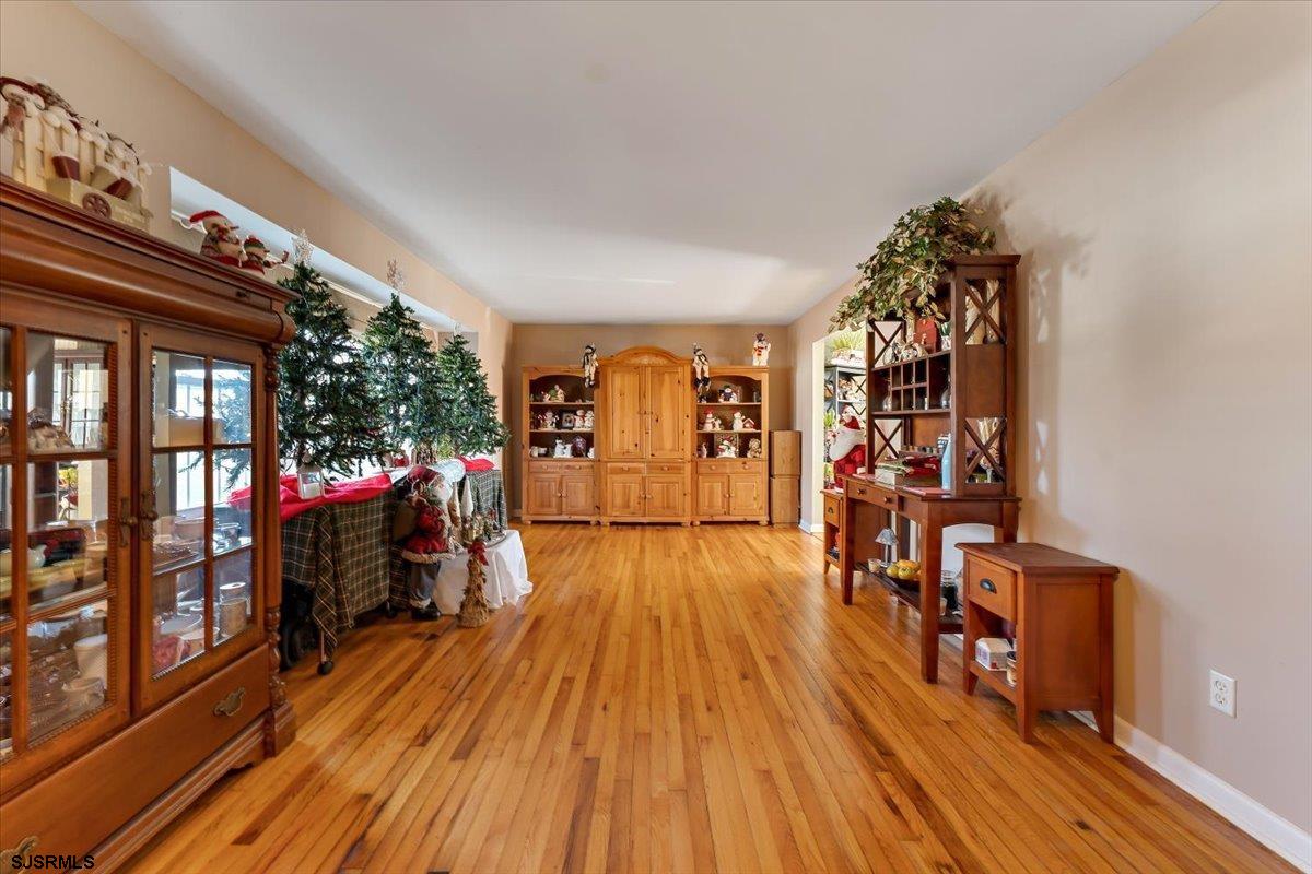 112 E Vernon Avenue - Picture 3