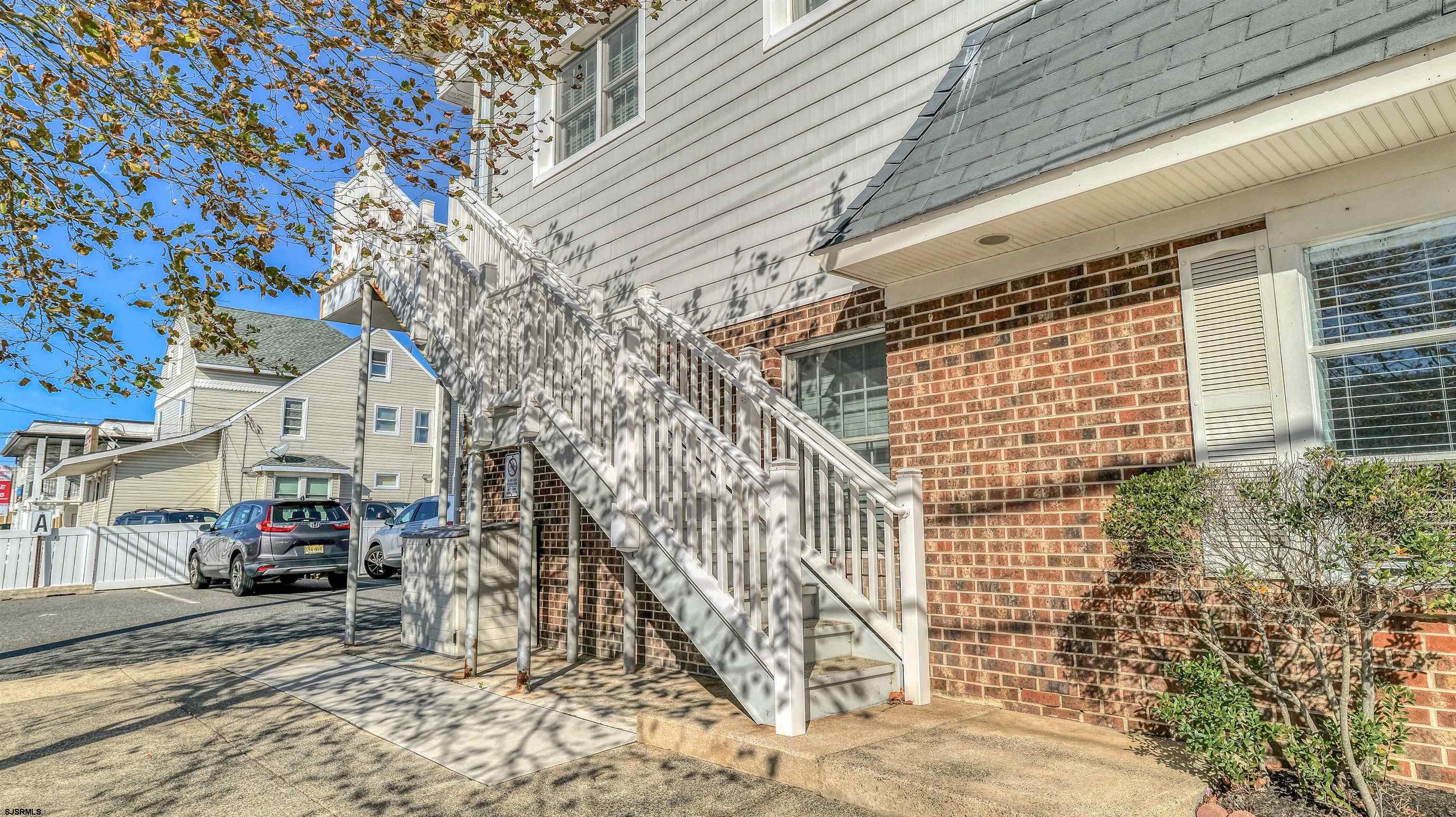 7811 Atlantic Avenue