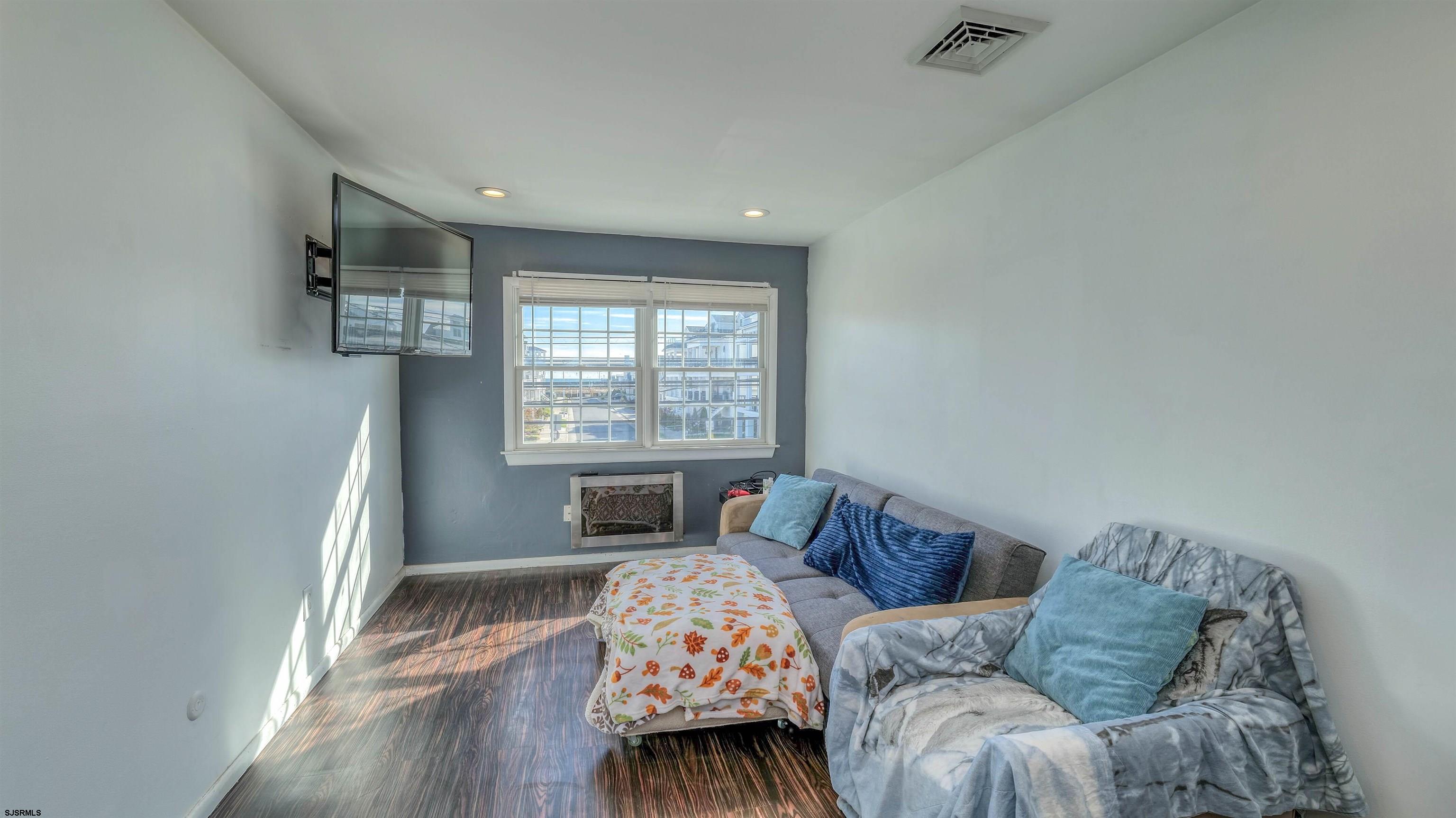 7811 Atlantic Avenue