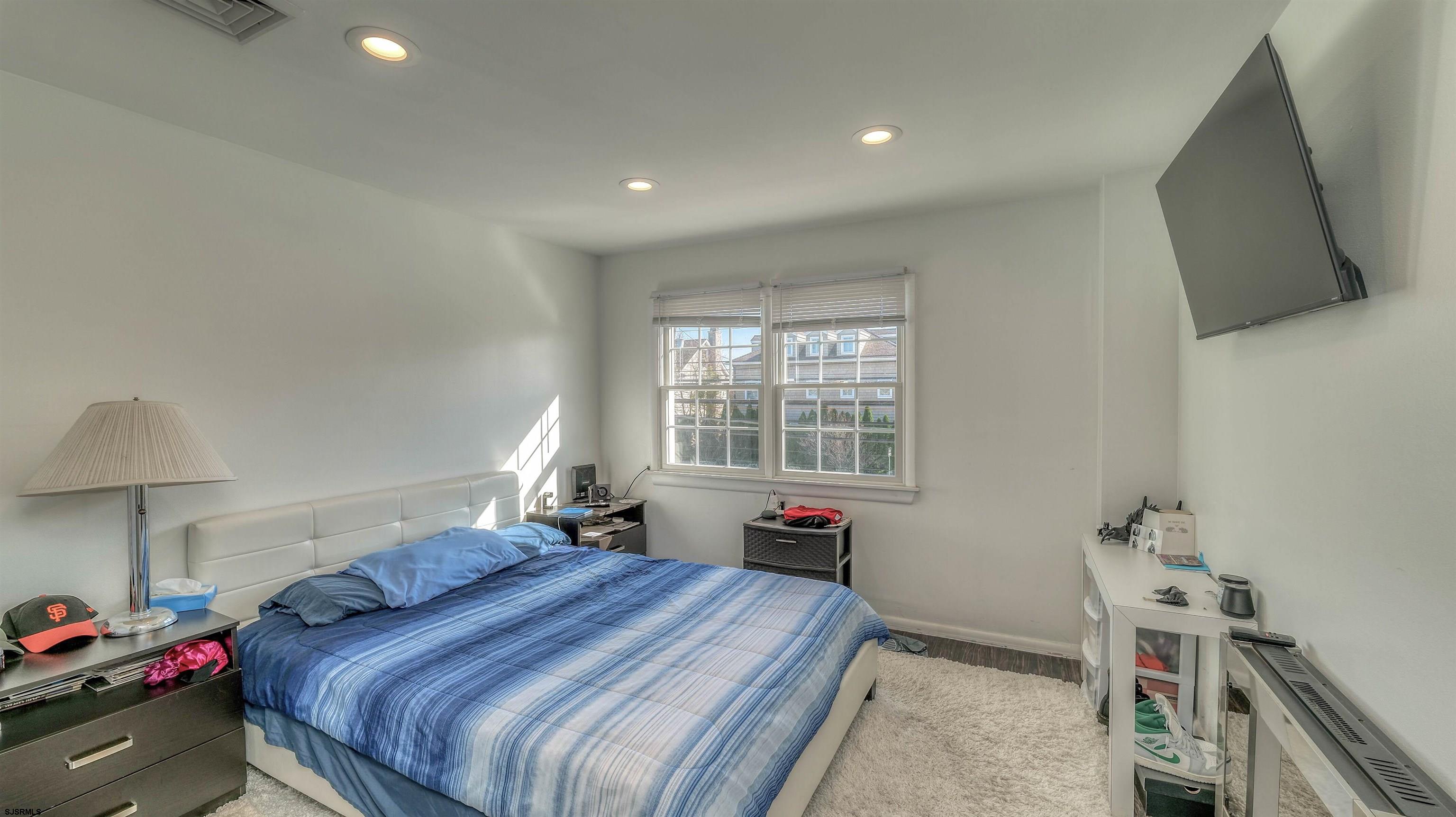 7811 Atlantic Avenue