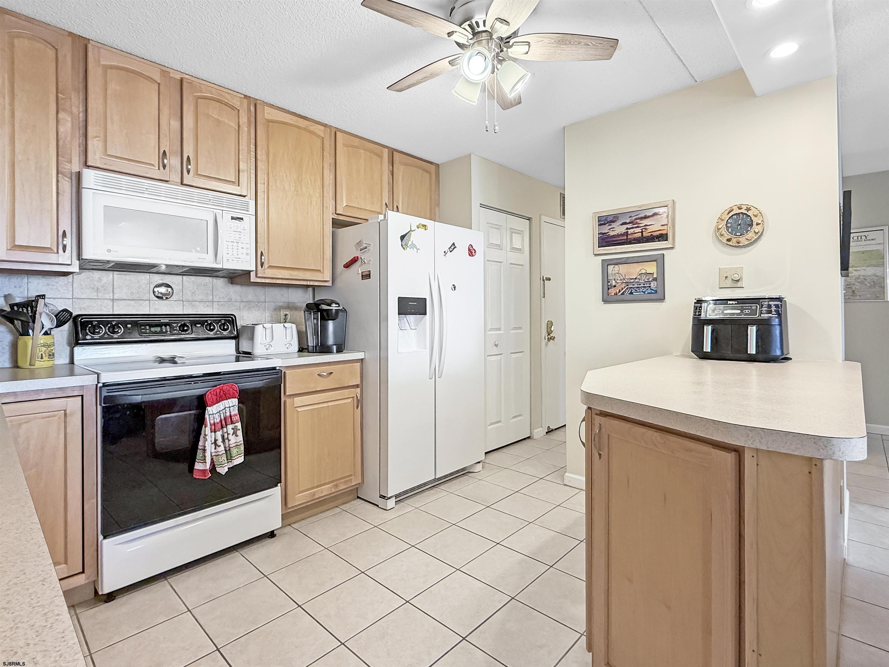 935 Ocean Avenue - Picture 