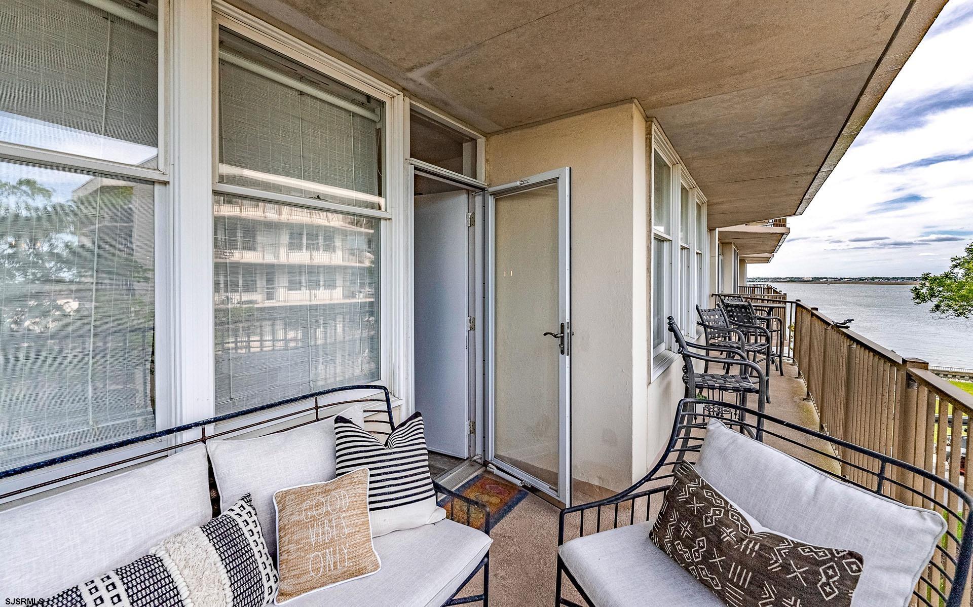 500 Bay Avenue - Picture 