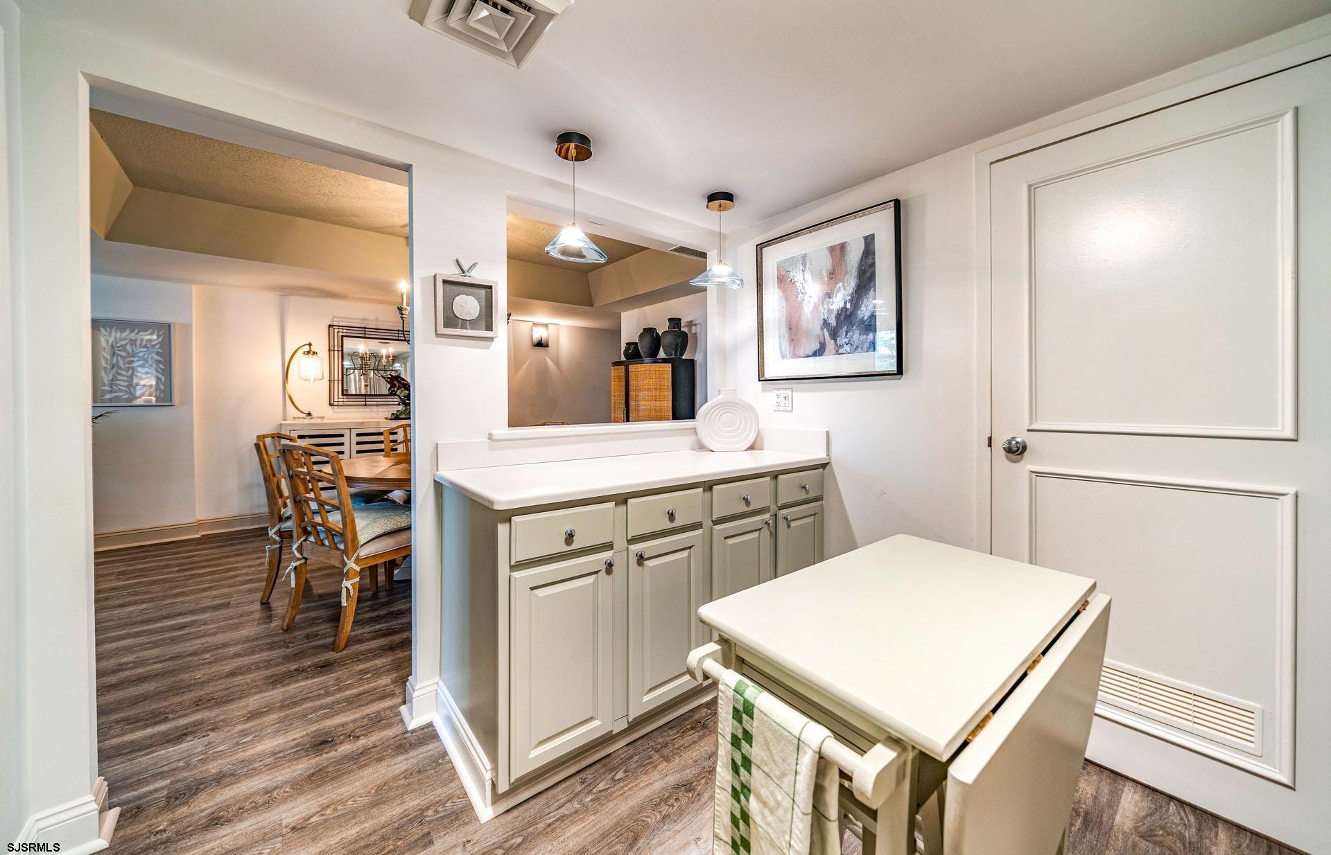 500 Bay Avenue - Picture 10