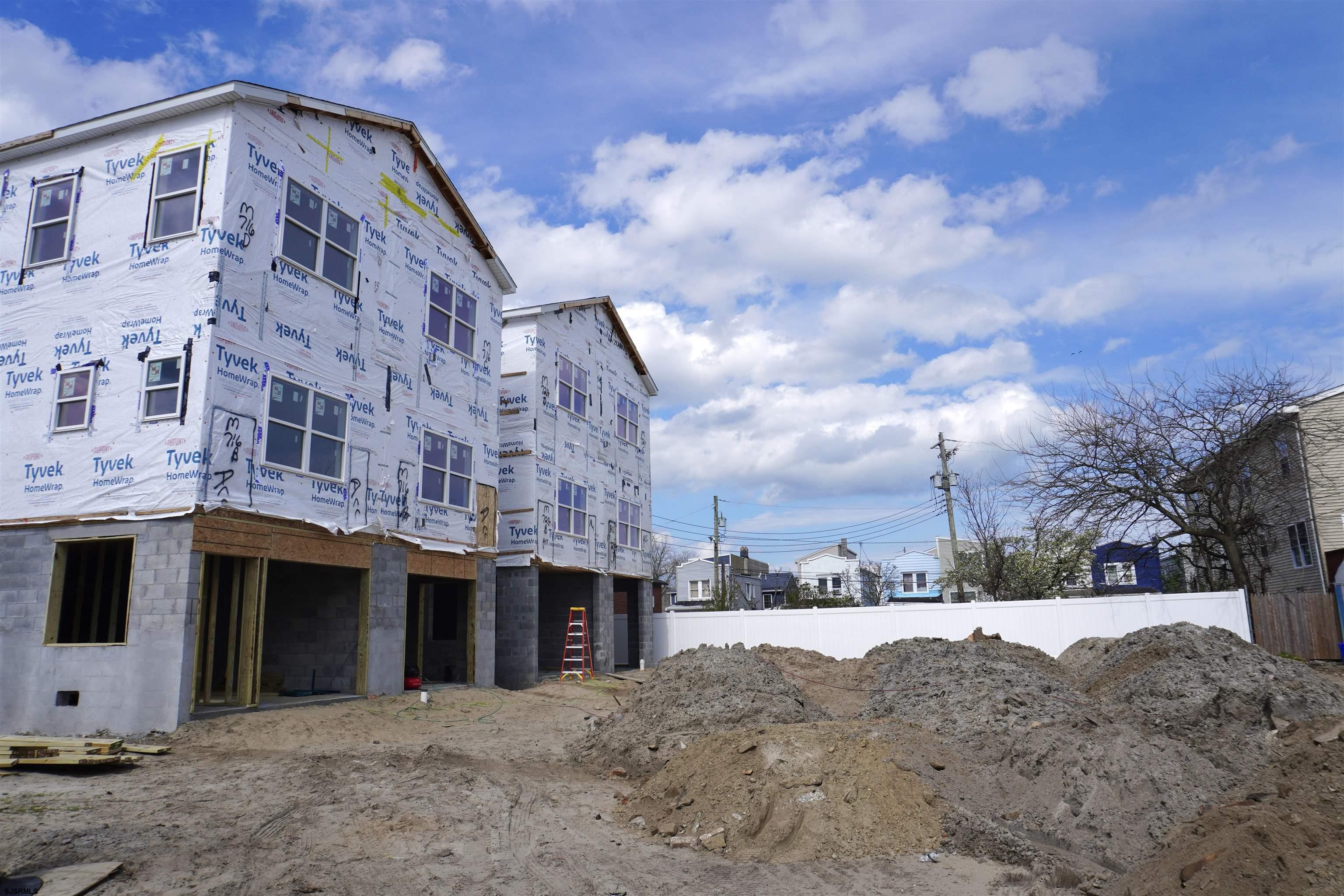 239 N Arizona Avenue #4