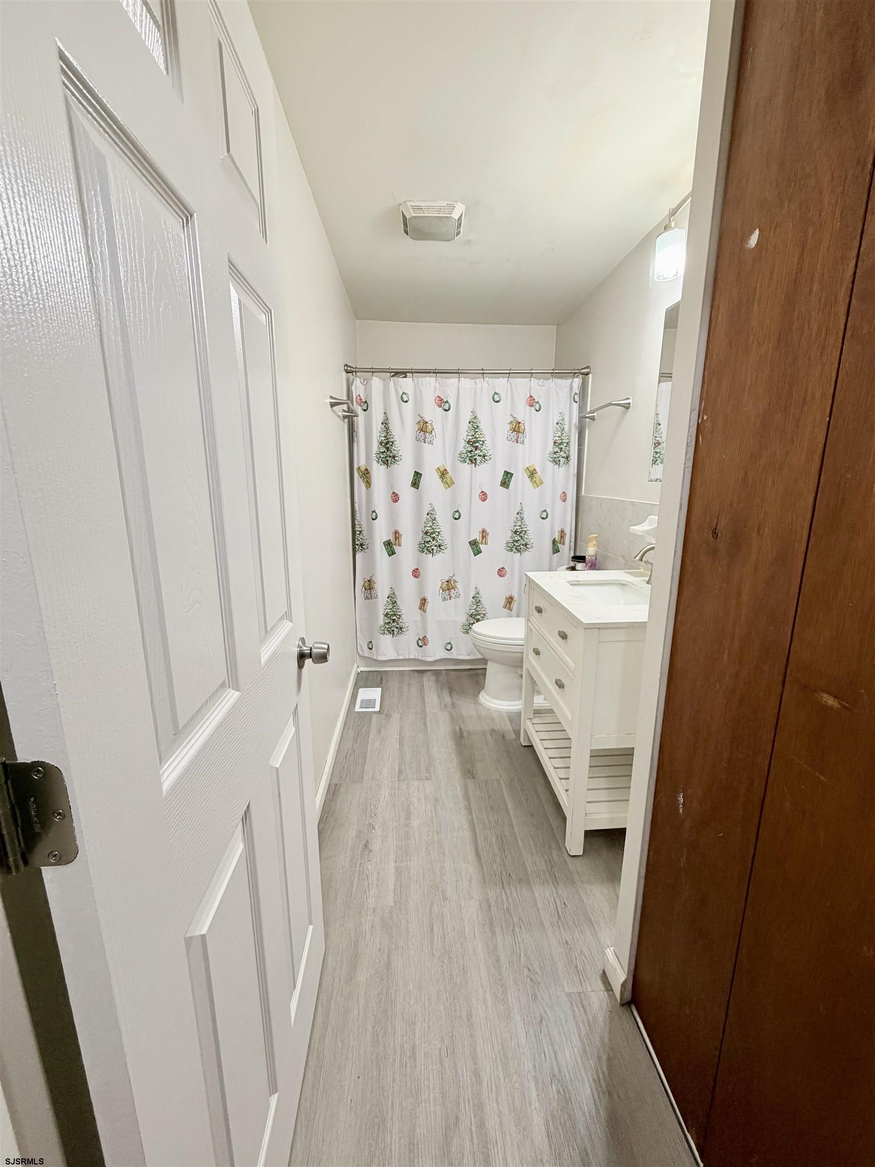 478 Main St - Picture 1