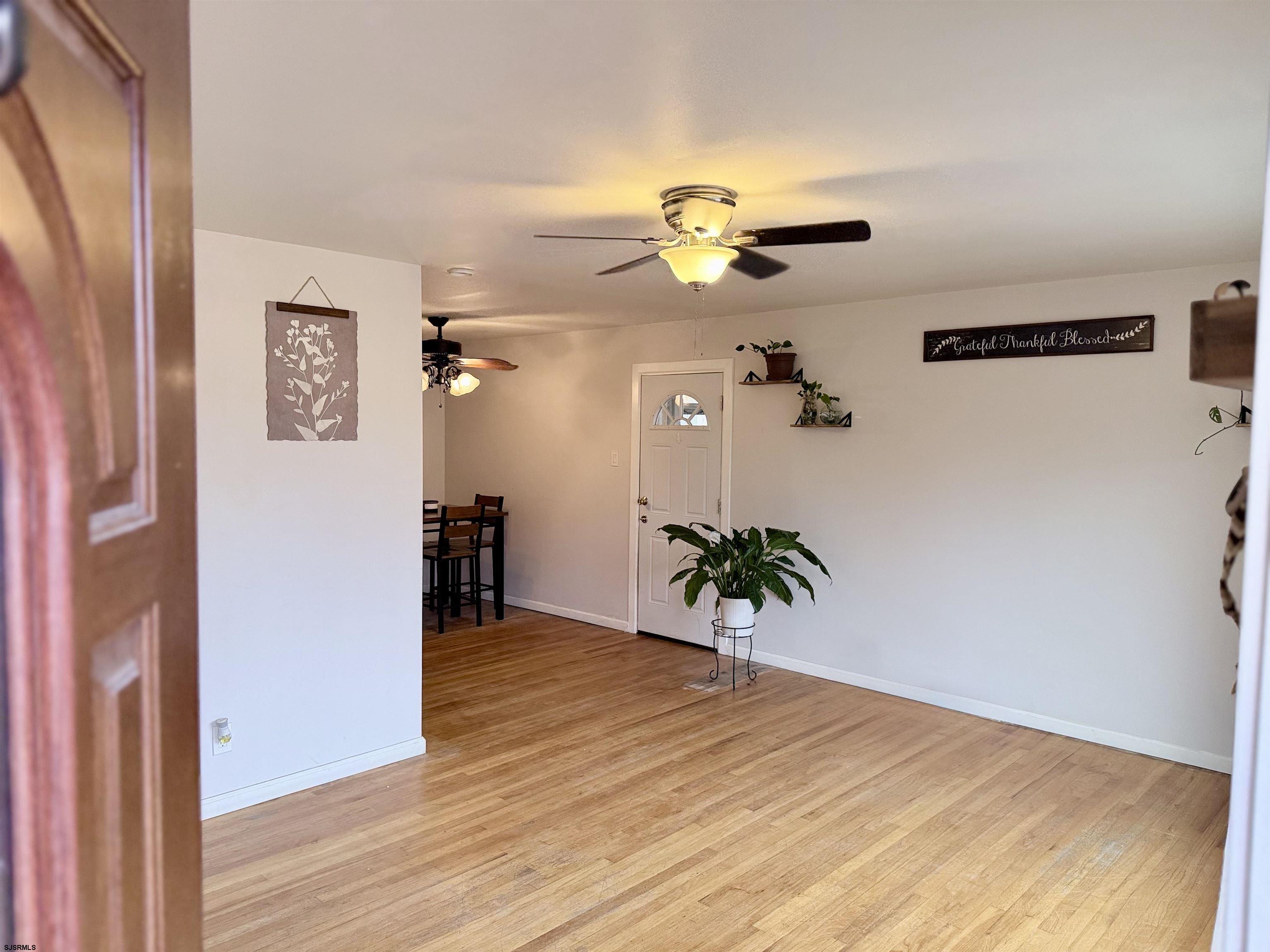 478 Main St - Picture 2