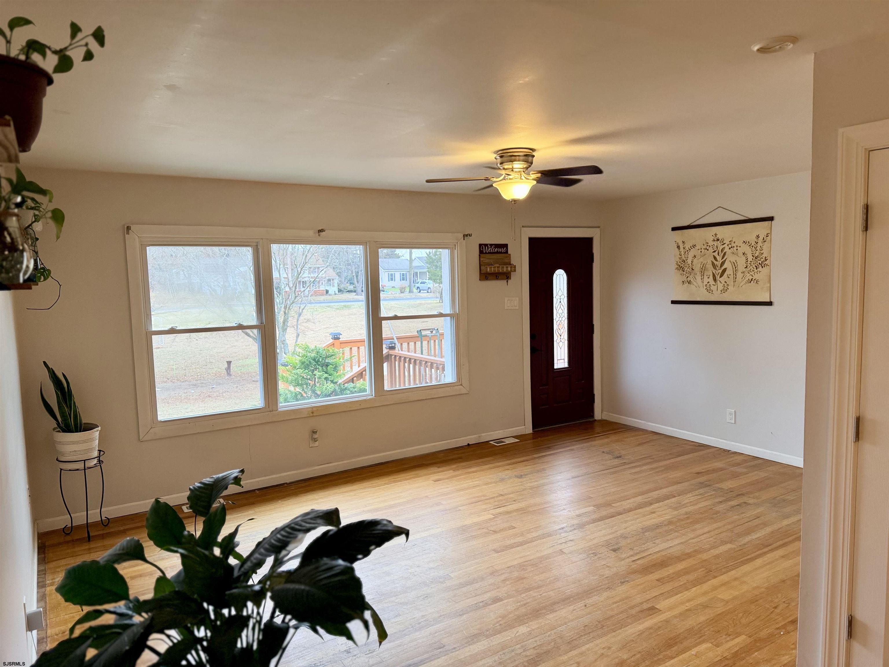 478 Main St - Picture 3