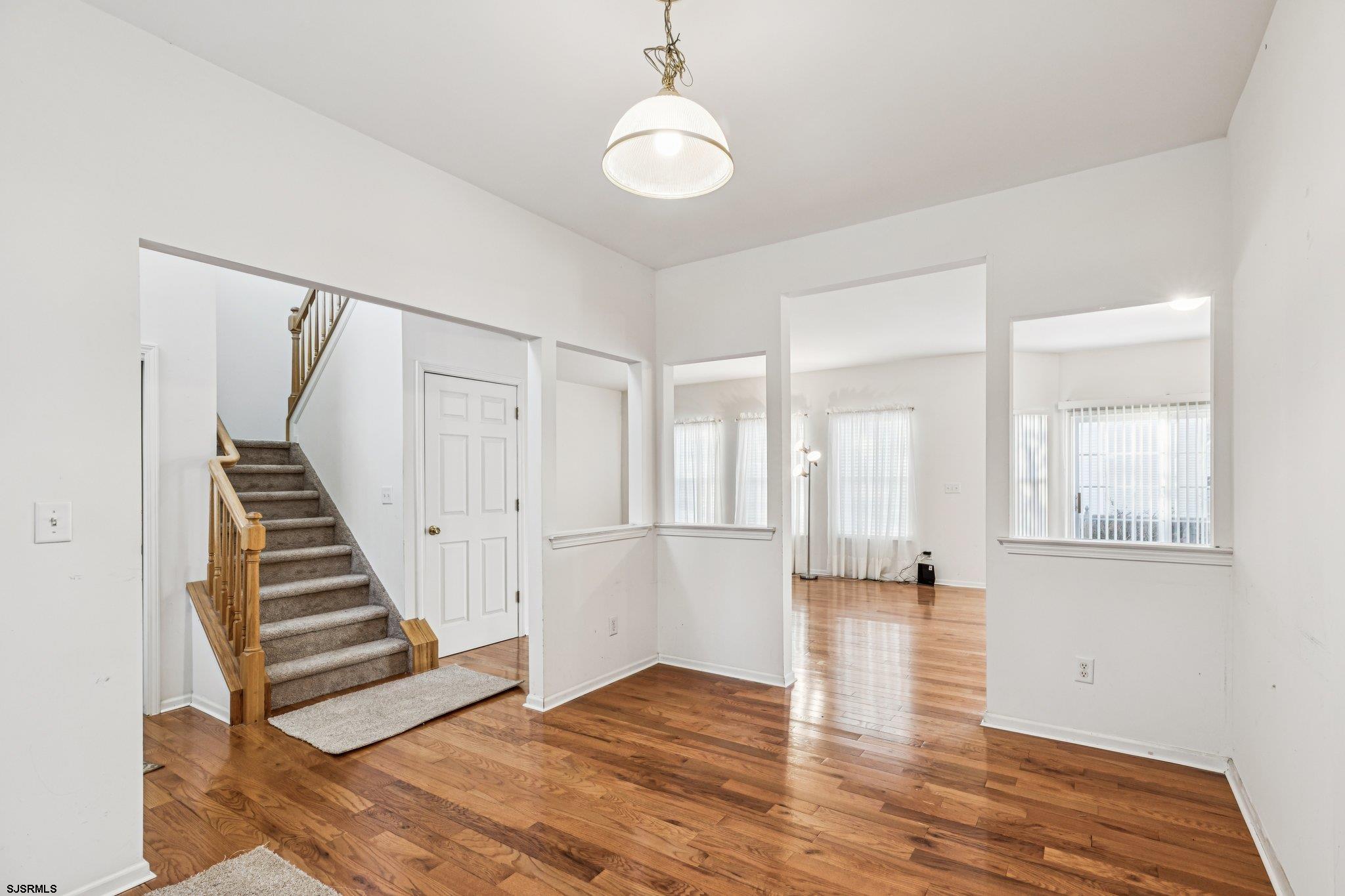 205 Beacon Hill Dr Dr