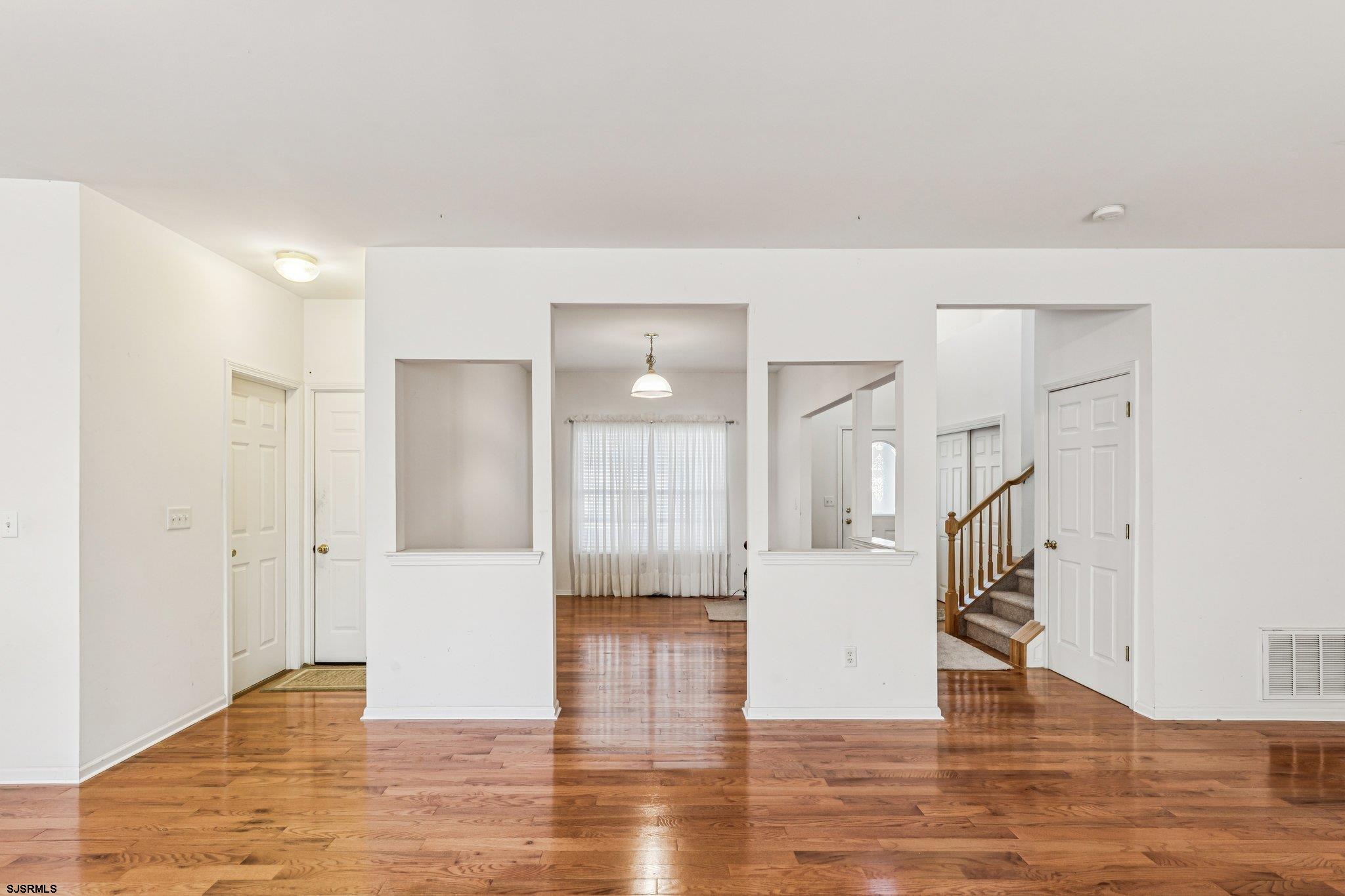 205 Beacon Hill Dr Dr