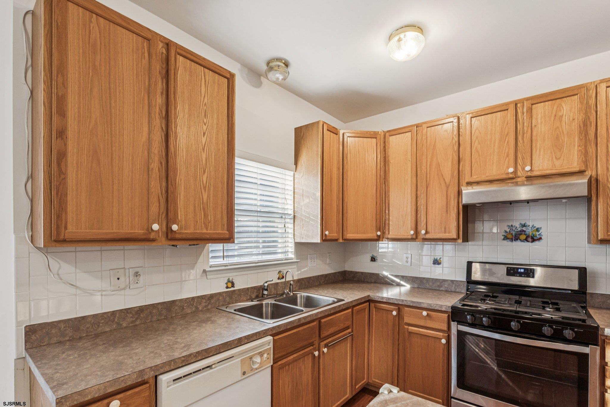 205 Beacon Hill Dr Dr