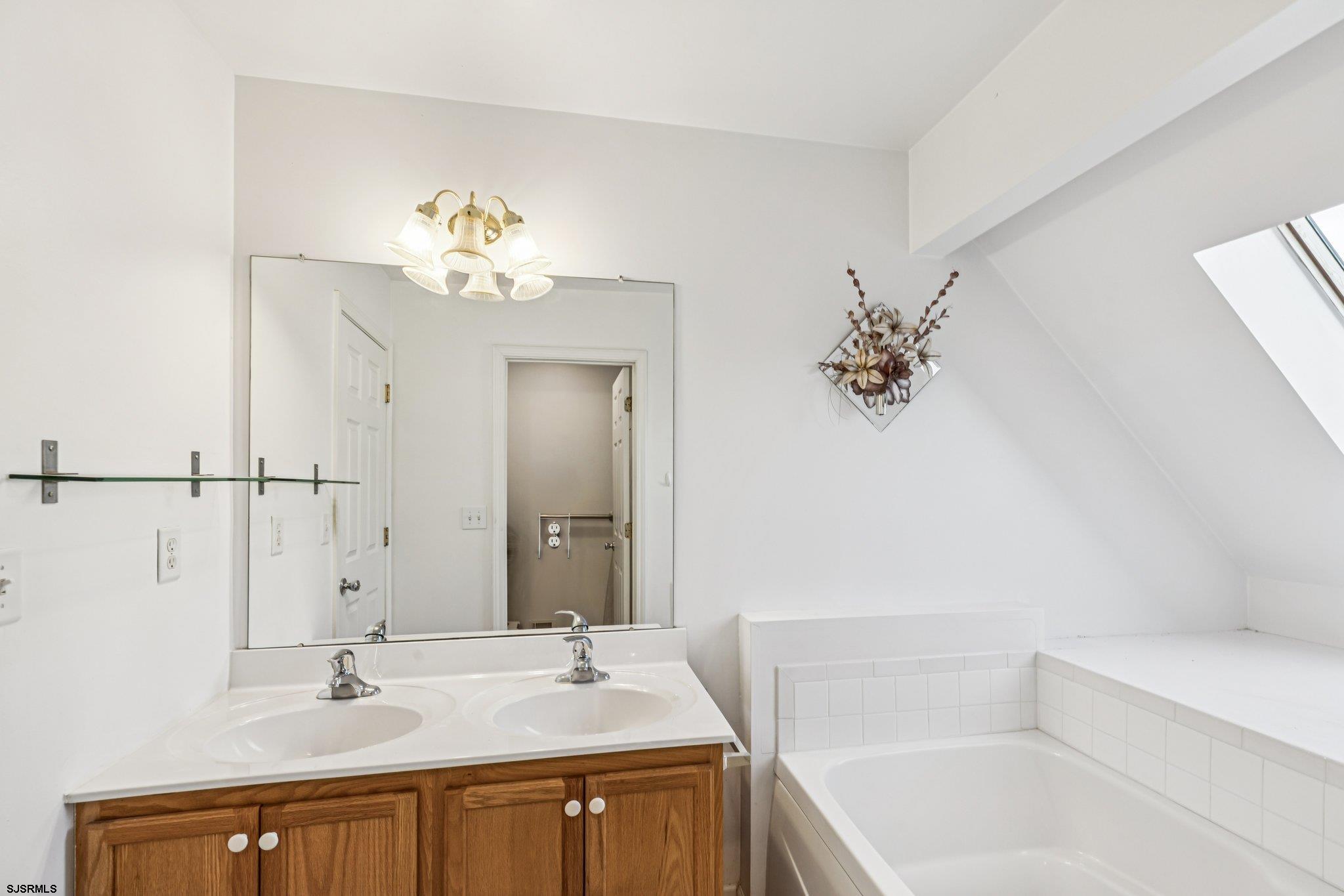 205 Beacon Hill Dr Dr