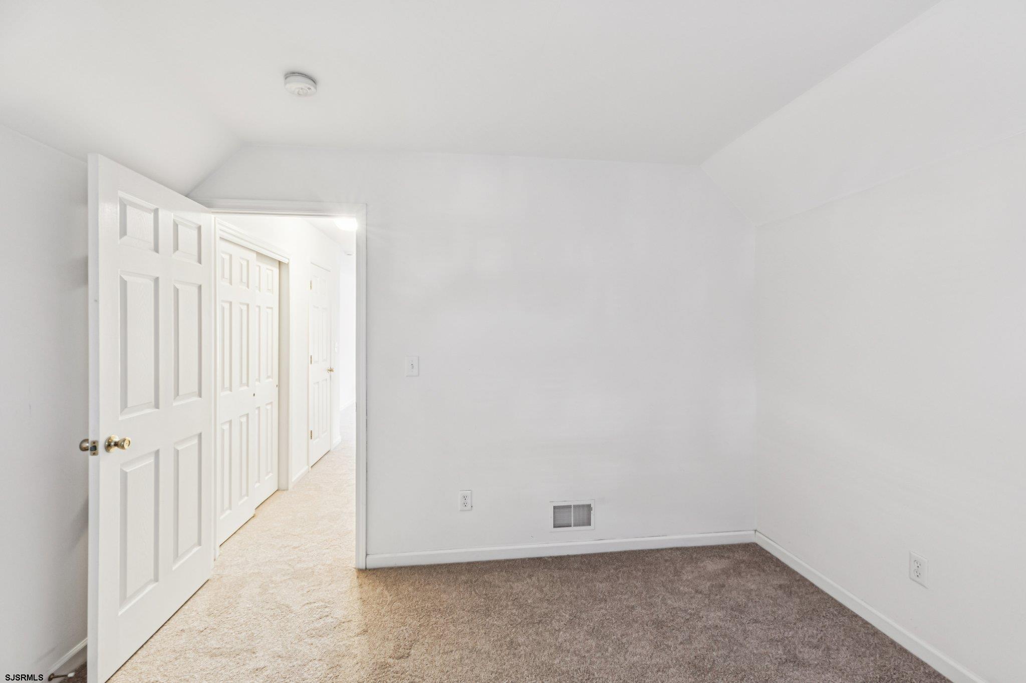 205 Beacon Hill Dr Dr