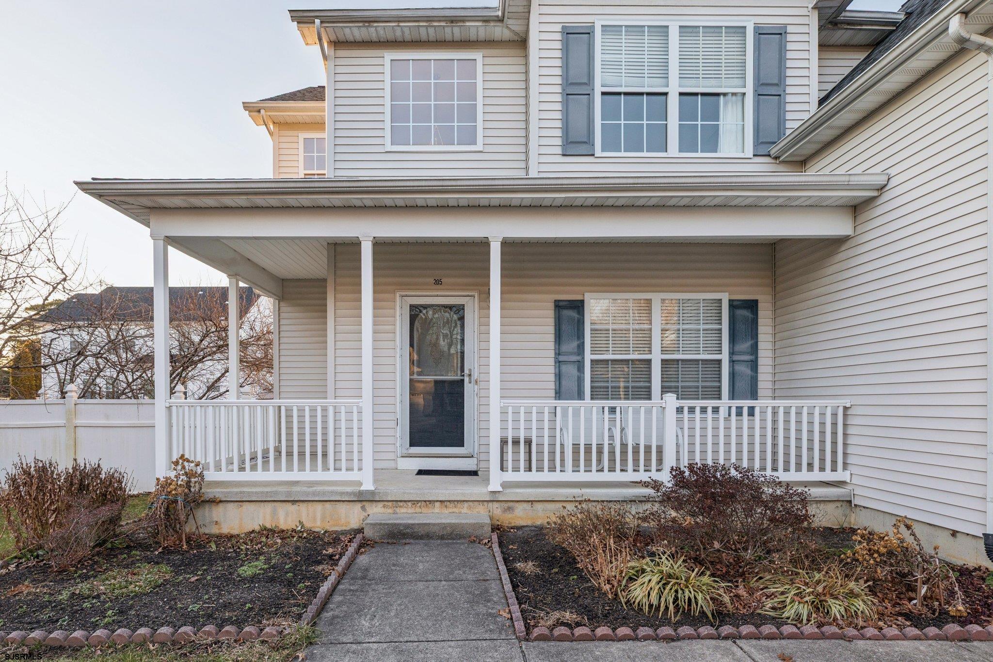 205 Beacon Hill Dr Dr