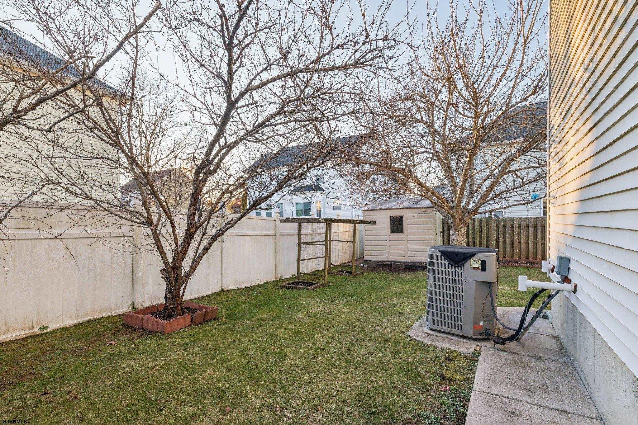 205 Beacon Hill Dr Dr