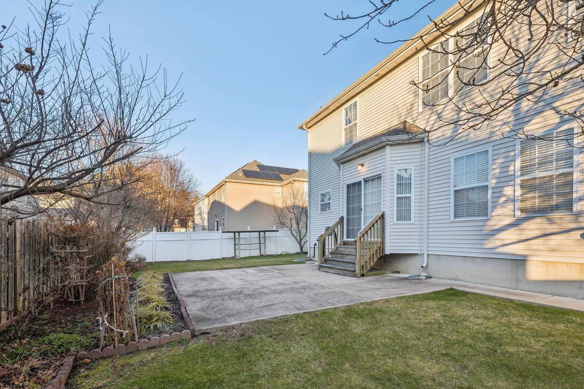 205 Beacon Hill Dr Dr