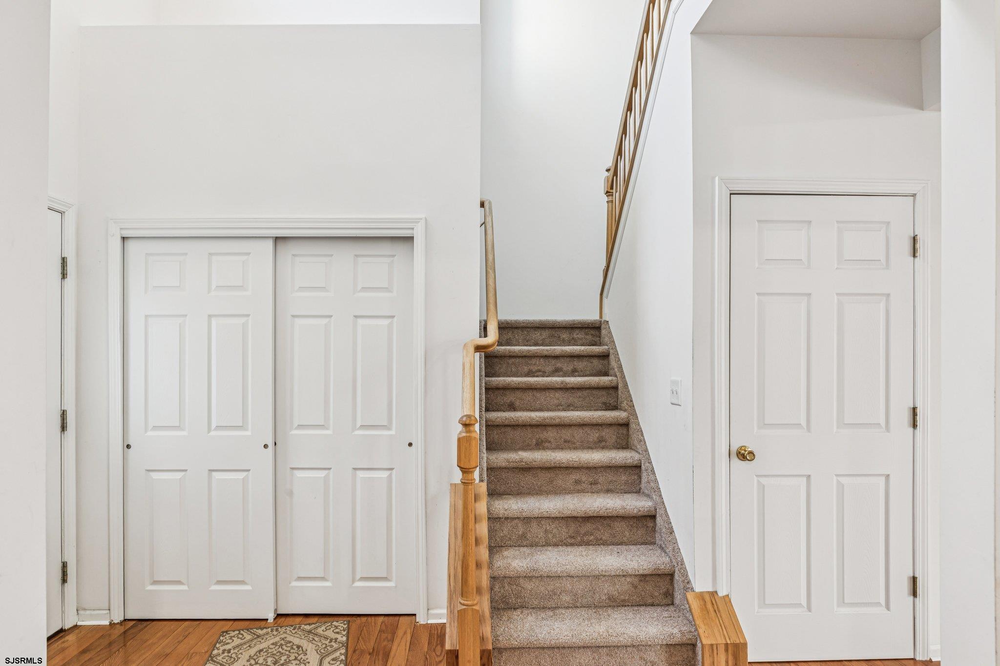 205 Beacon Hill Dr Dr