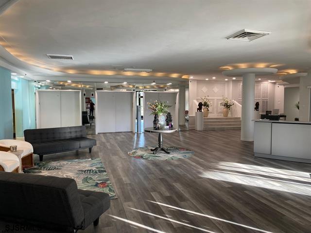 101 S Raleigh Avenue