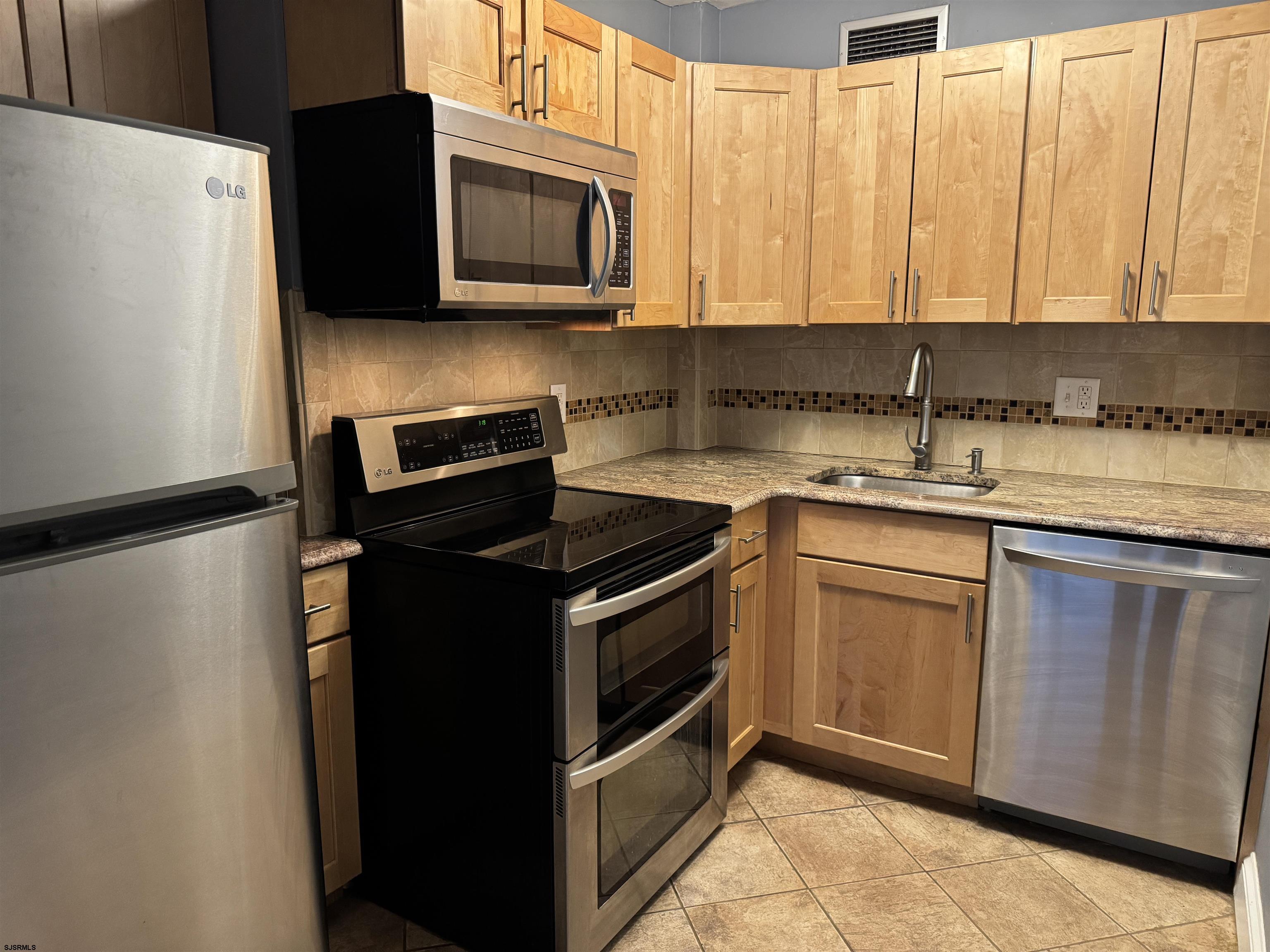 101 S Raleigh Avenue - Picture 4