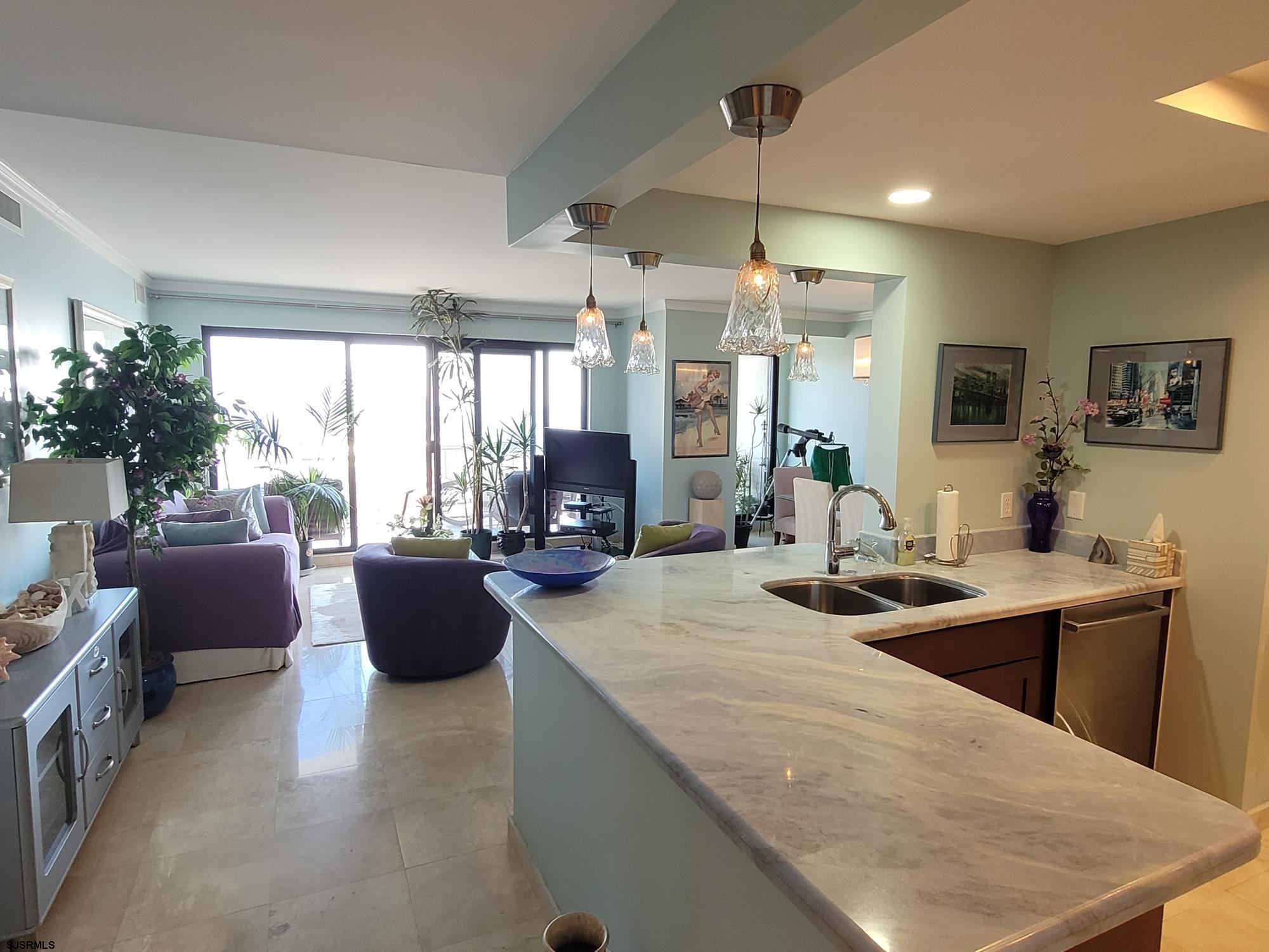 3101 Boardwalk - Picture 1