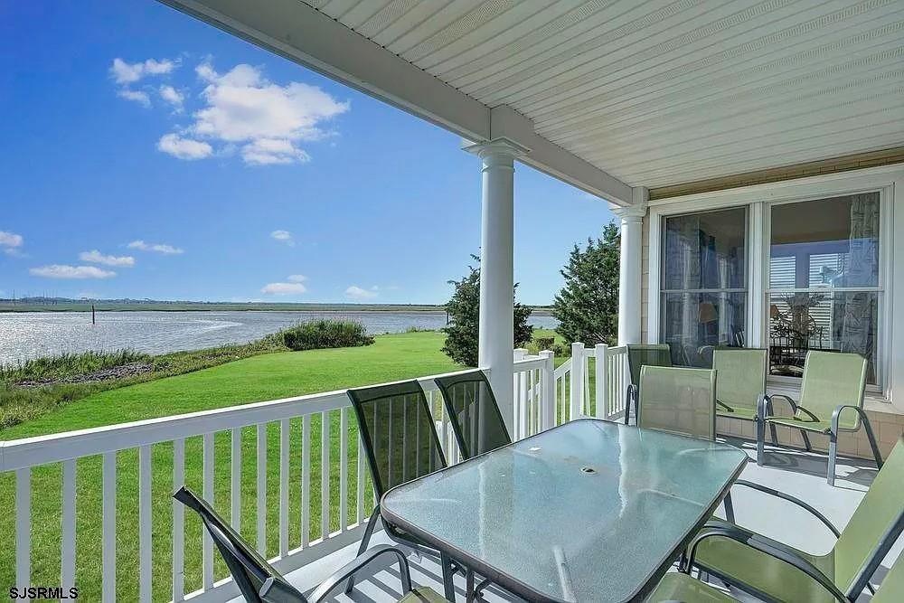 2140 W Riverside Dr Dr