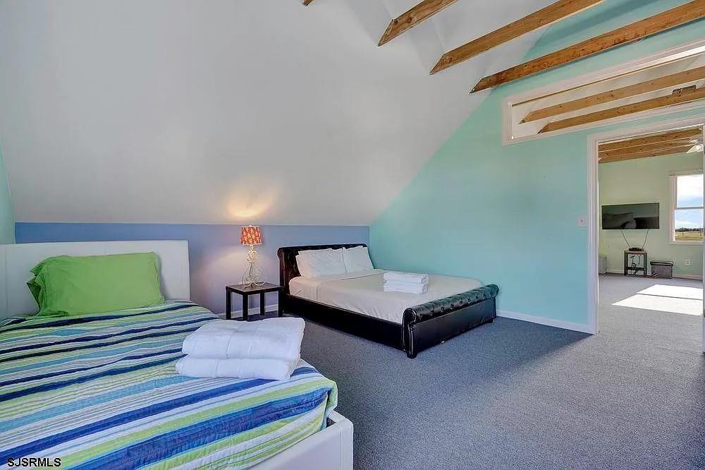 2140 W Riverside Dr Dr