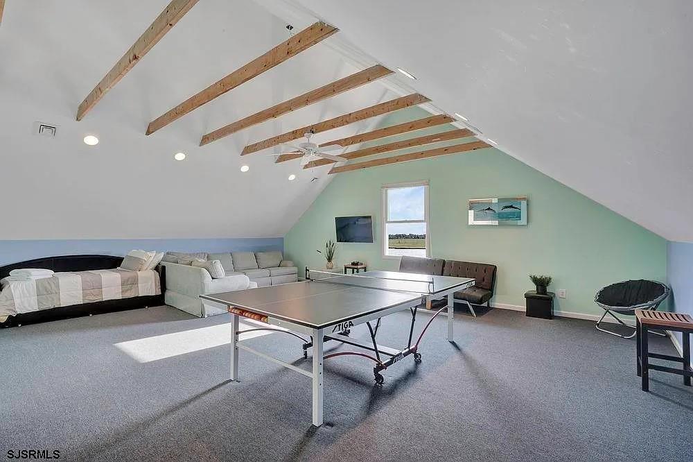 2140 W Riverside Dr Dr