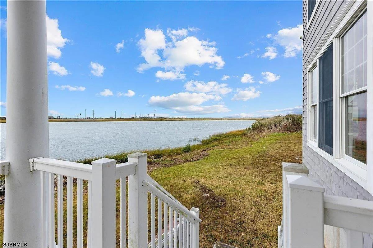 2100 W Riverside Dr Dr