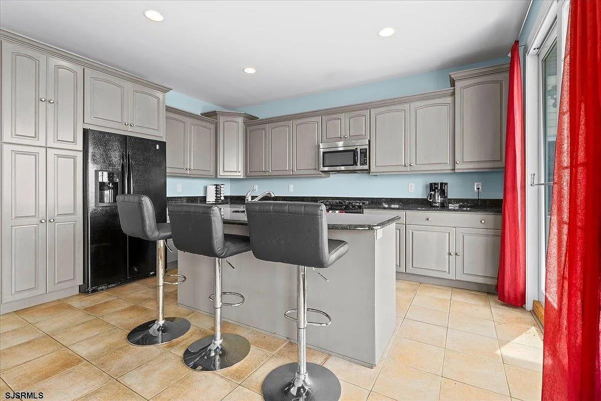 2100 W Riverside Dr Dr