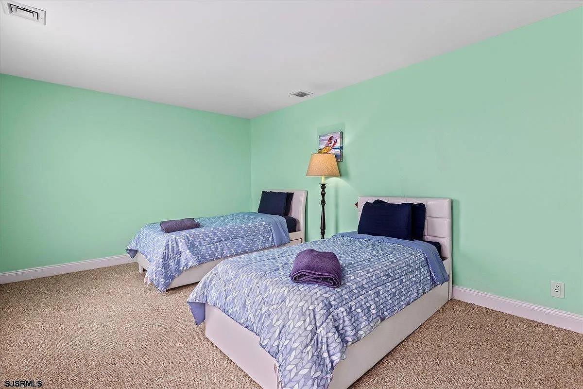 2100 W Riverside Dr Dr