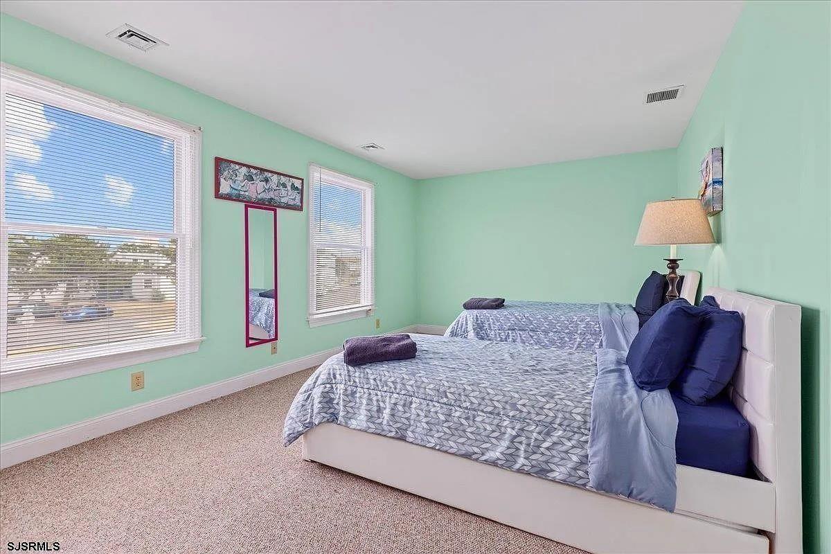 2100 W Riverside Dr Dr