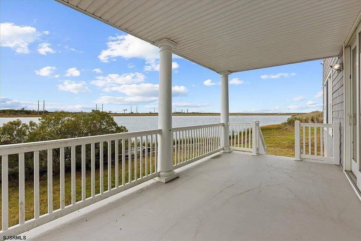 2100 W Riverside Dr Dr