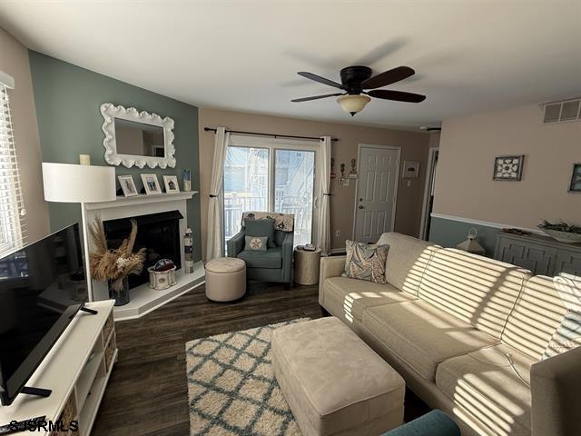 150 W Cedar Avenue - Picture 