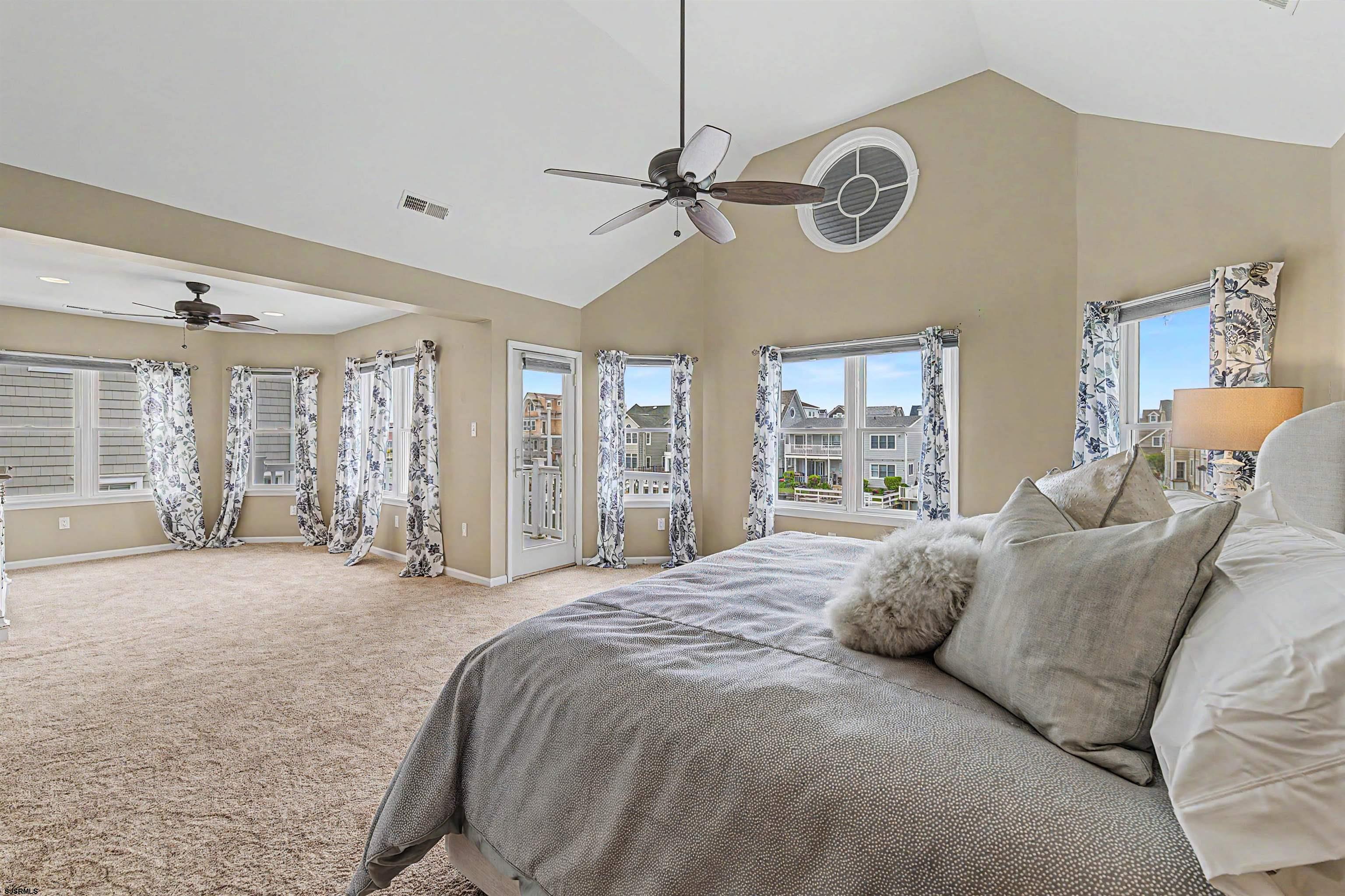 16 Grenada Ln