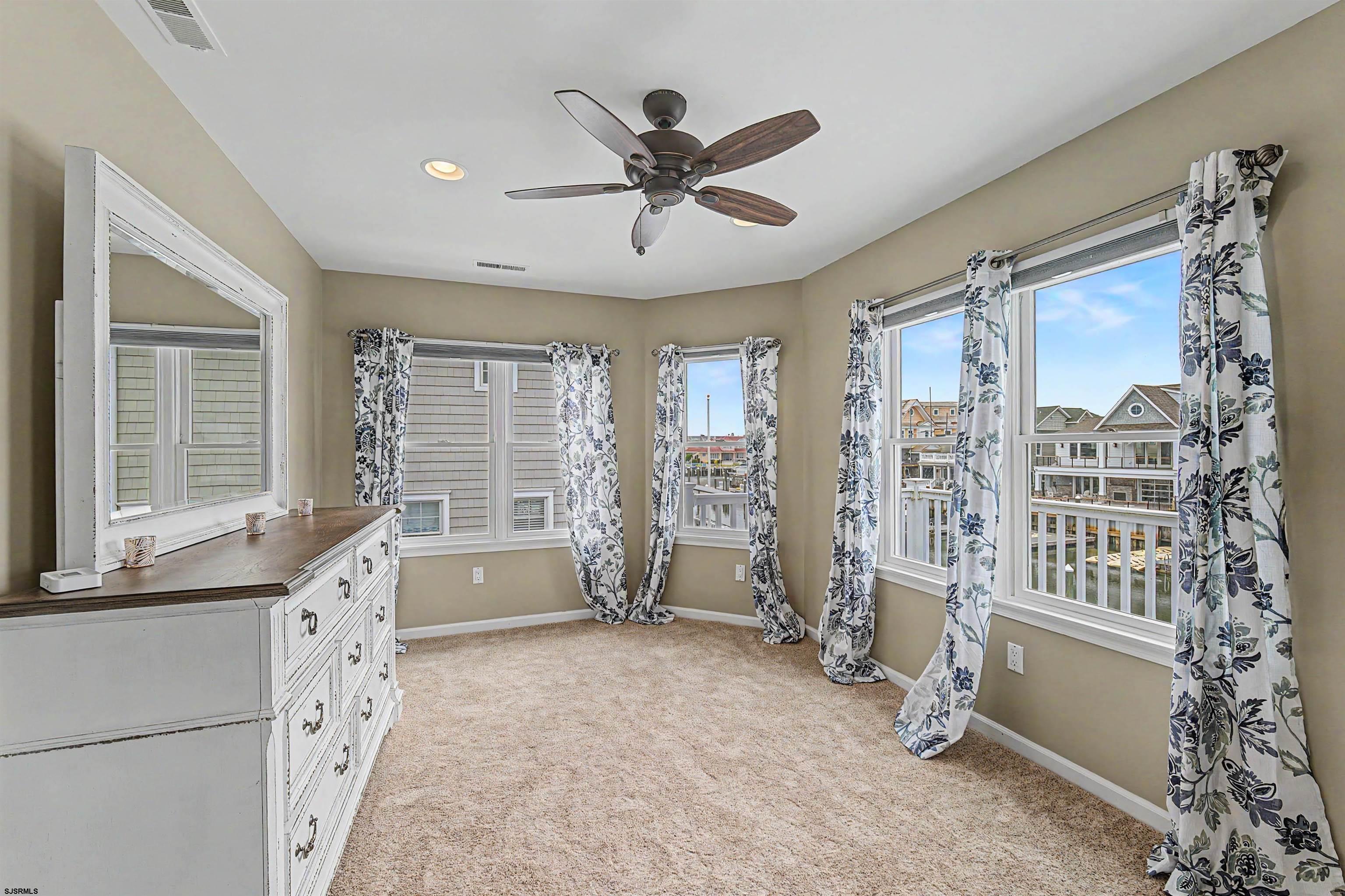 16 Grenada Ln