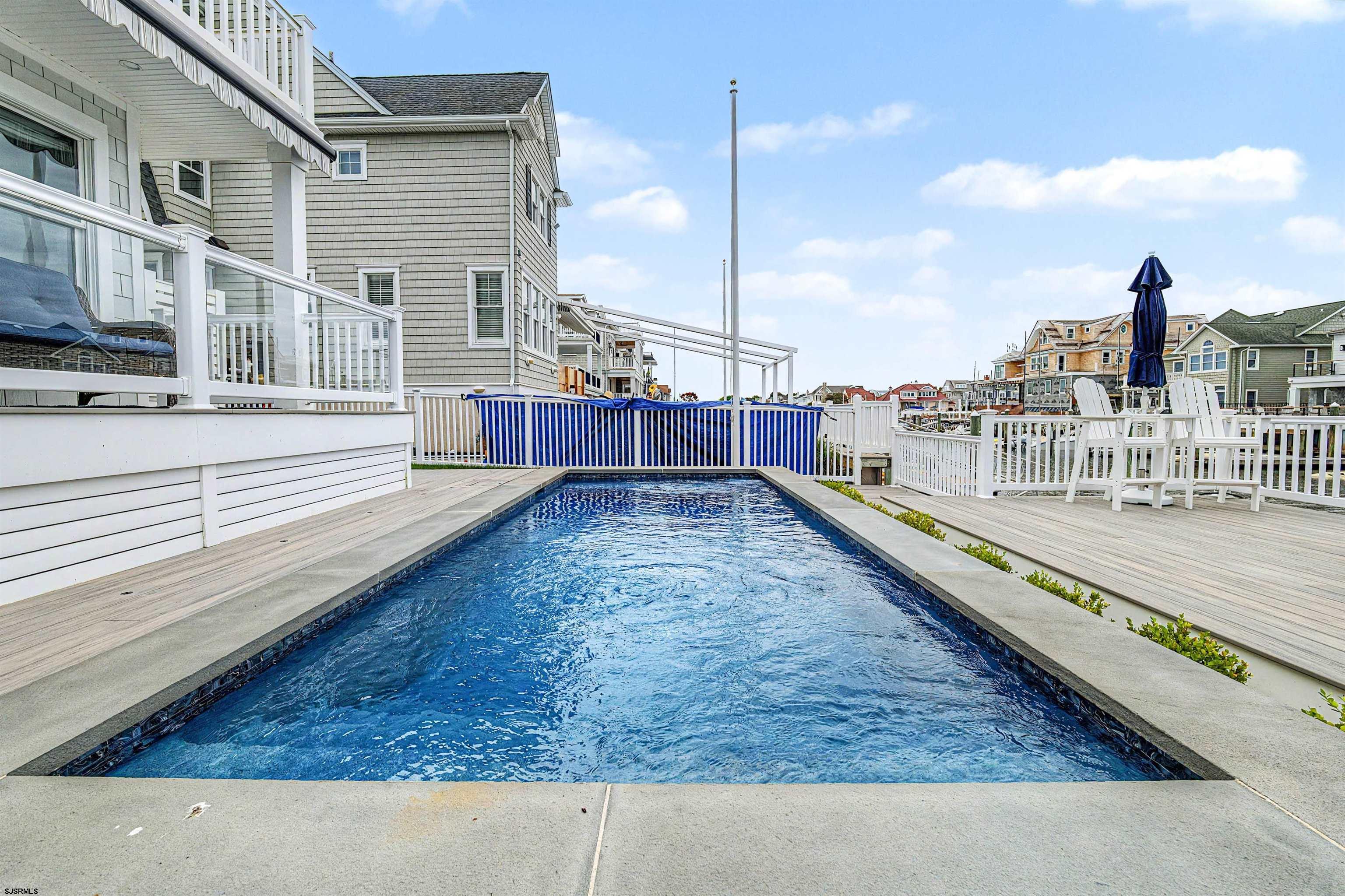 16 Grenada Ln