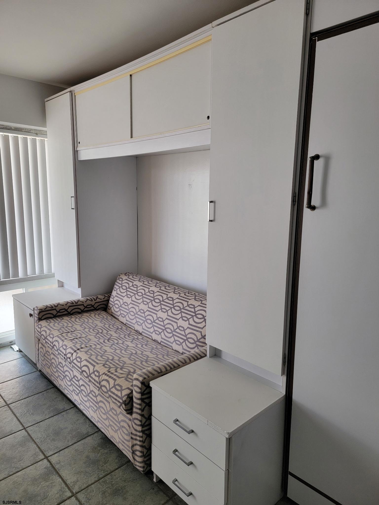 108 S Montpelier Avenue Apt 209 - Picture 3