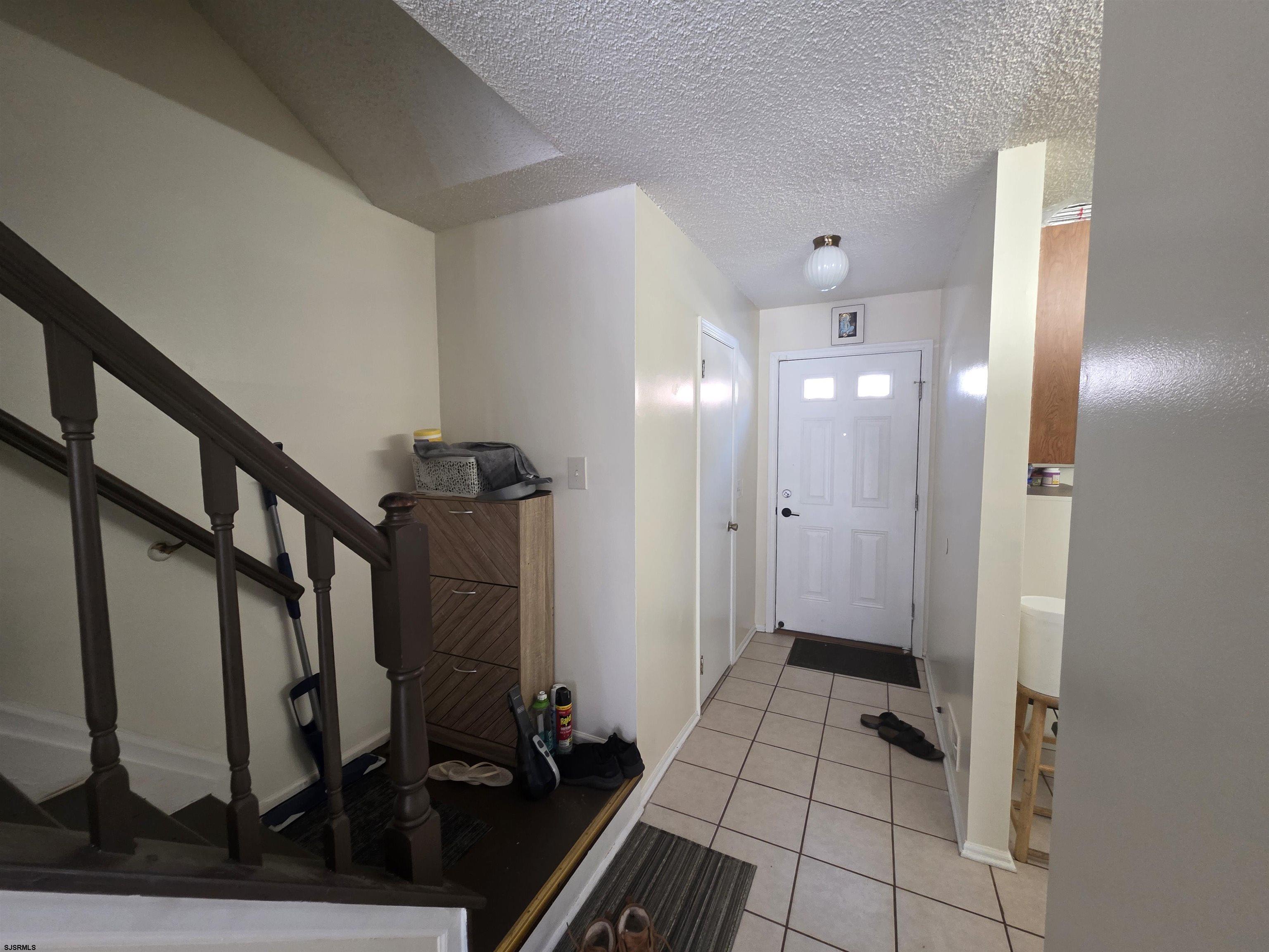 40 Cheshire Dr - Picture 1