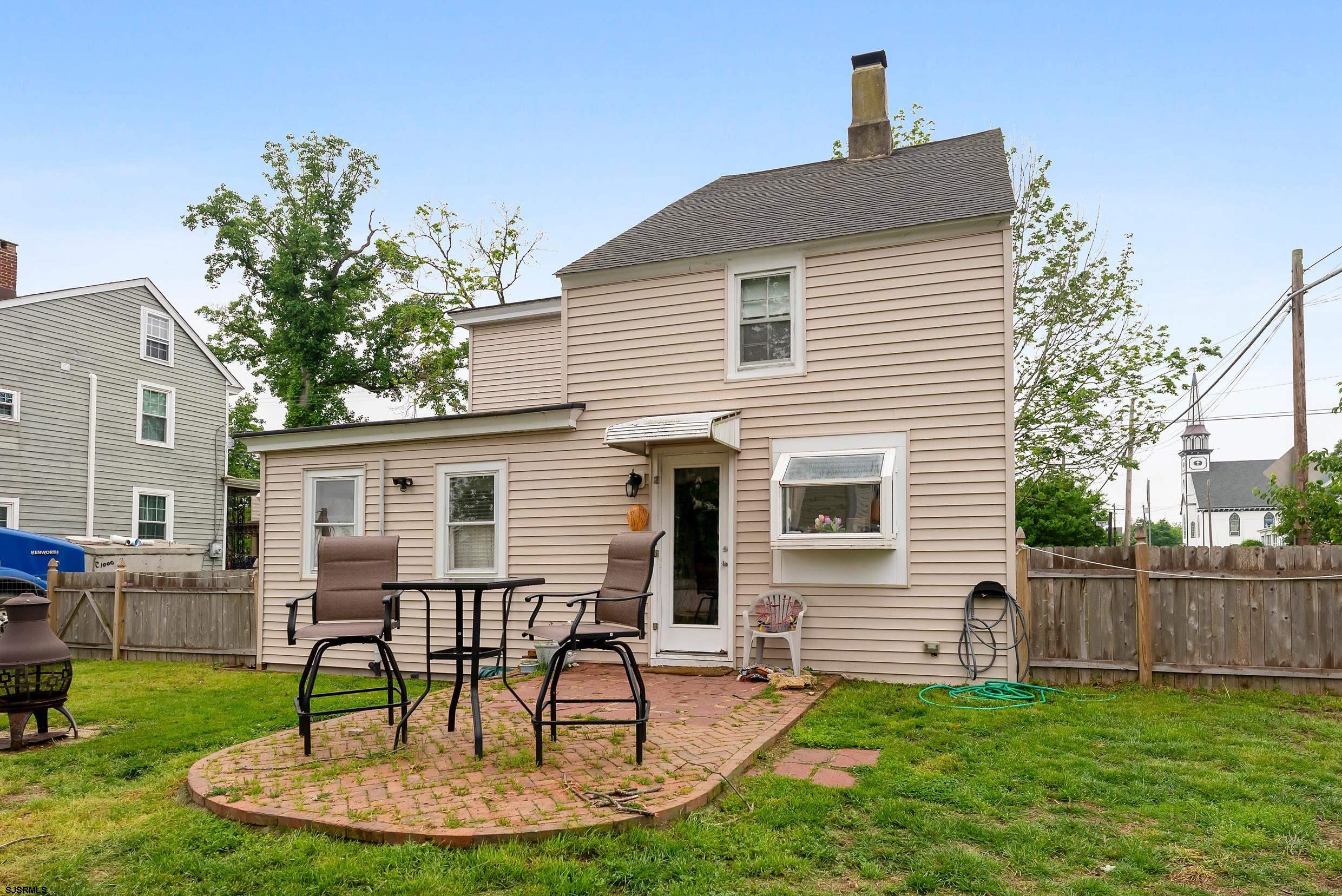 1224 Front St Street