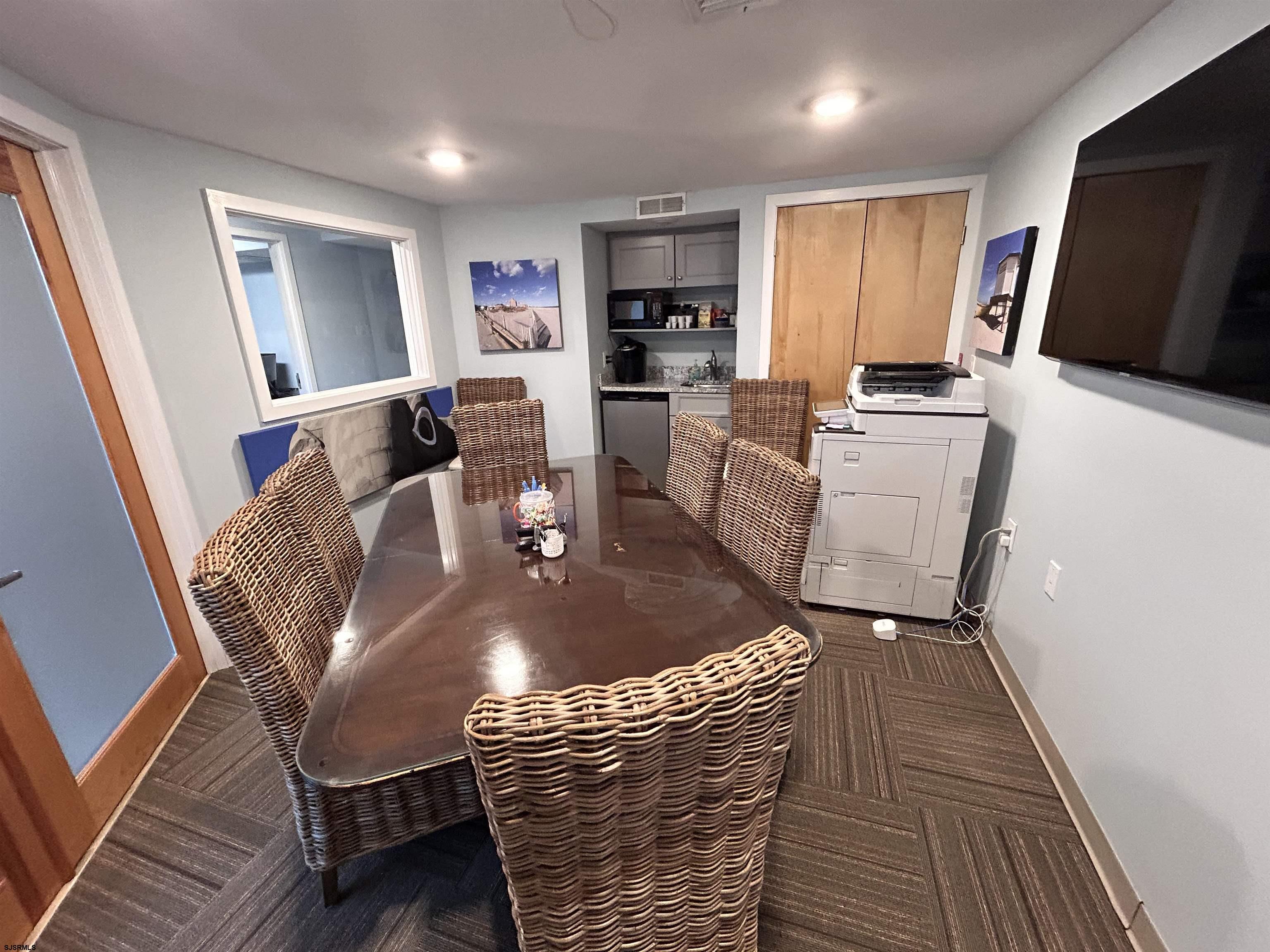 9200-9202 Ventnor Avenue