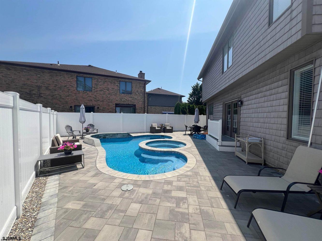 6 Brunswick Ct - Margate