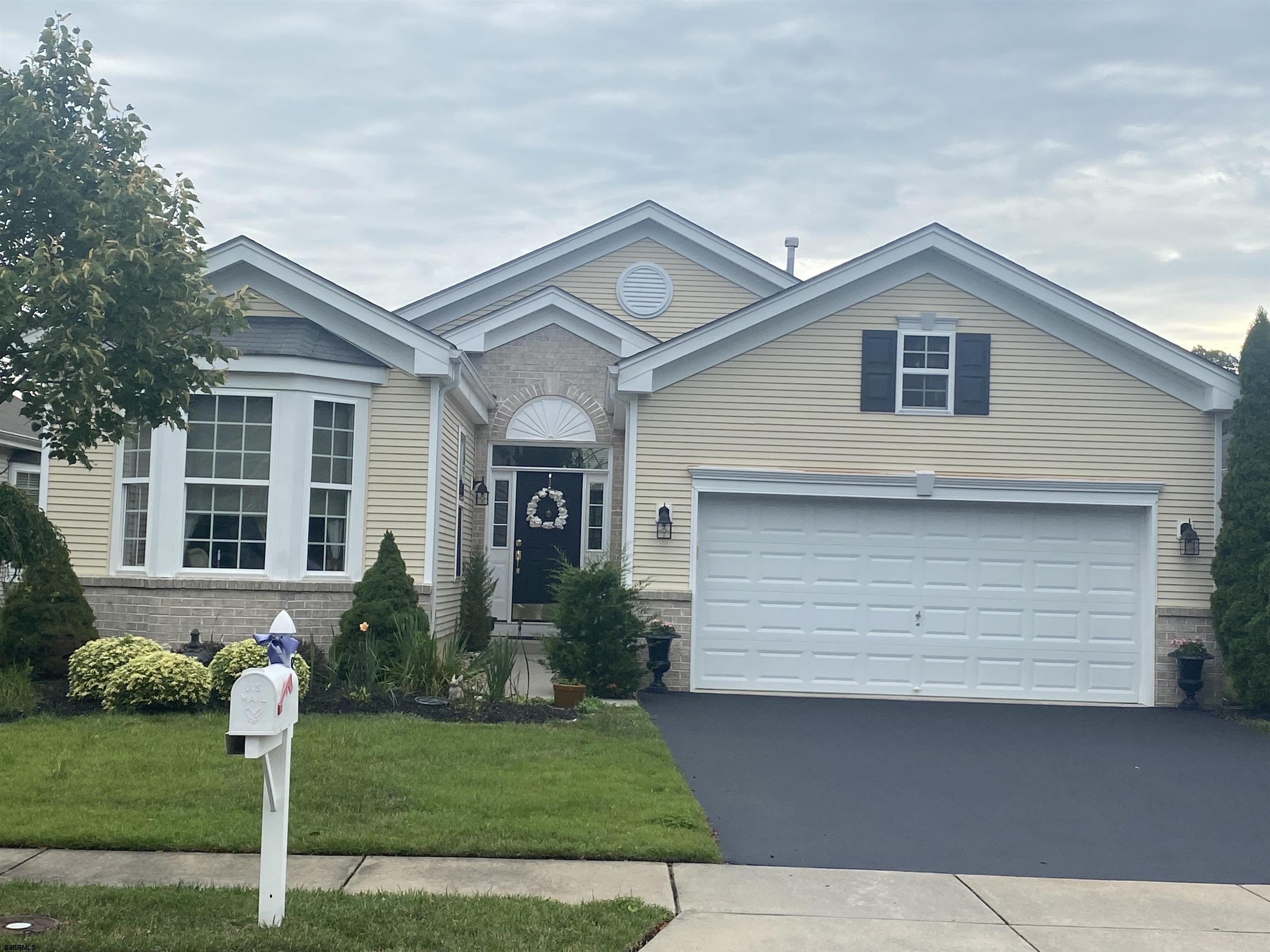 8 Highbury Ct - Galloway Township