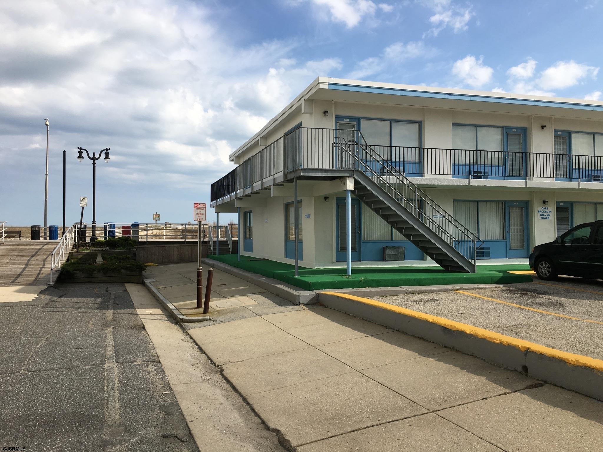3501 Boardwalk - Picture 1