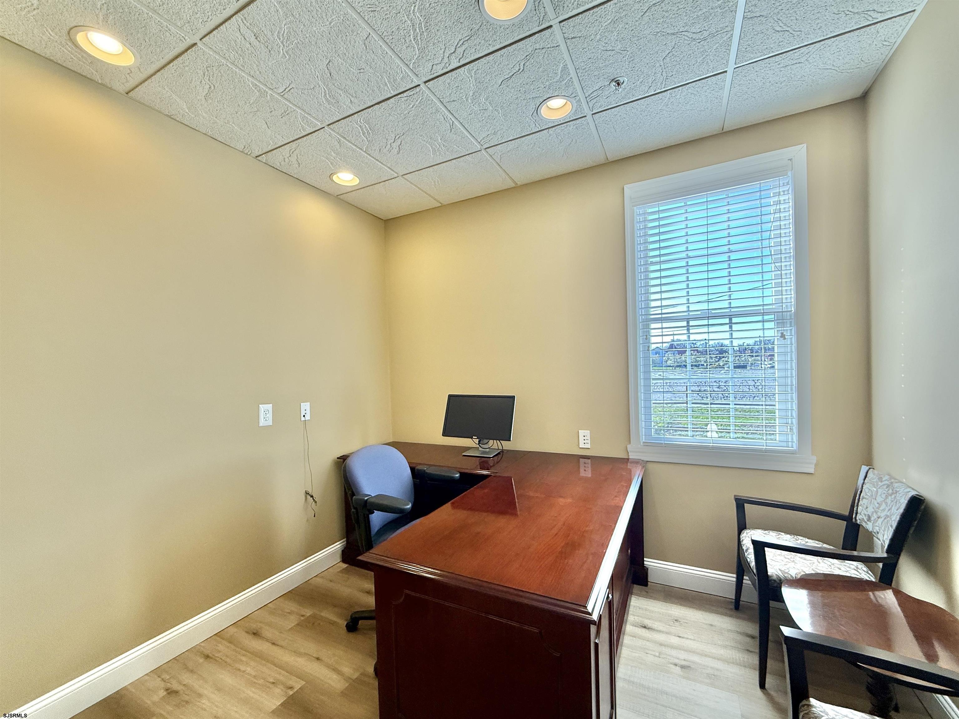 110 E Maryland Avenue