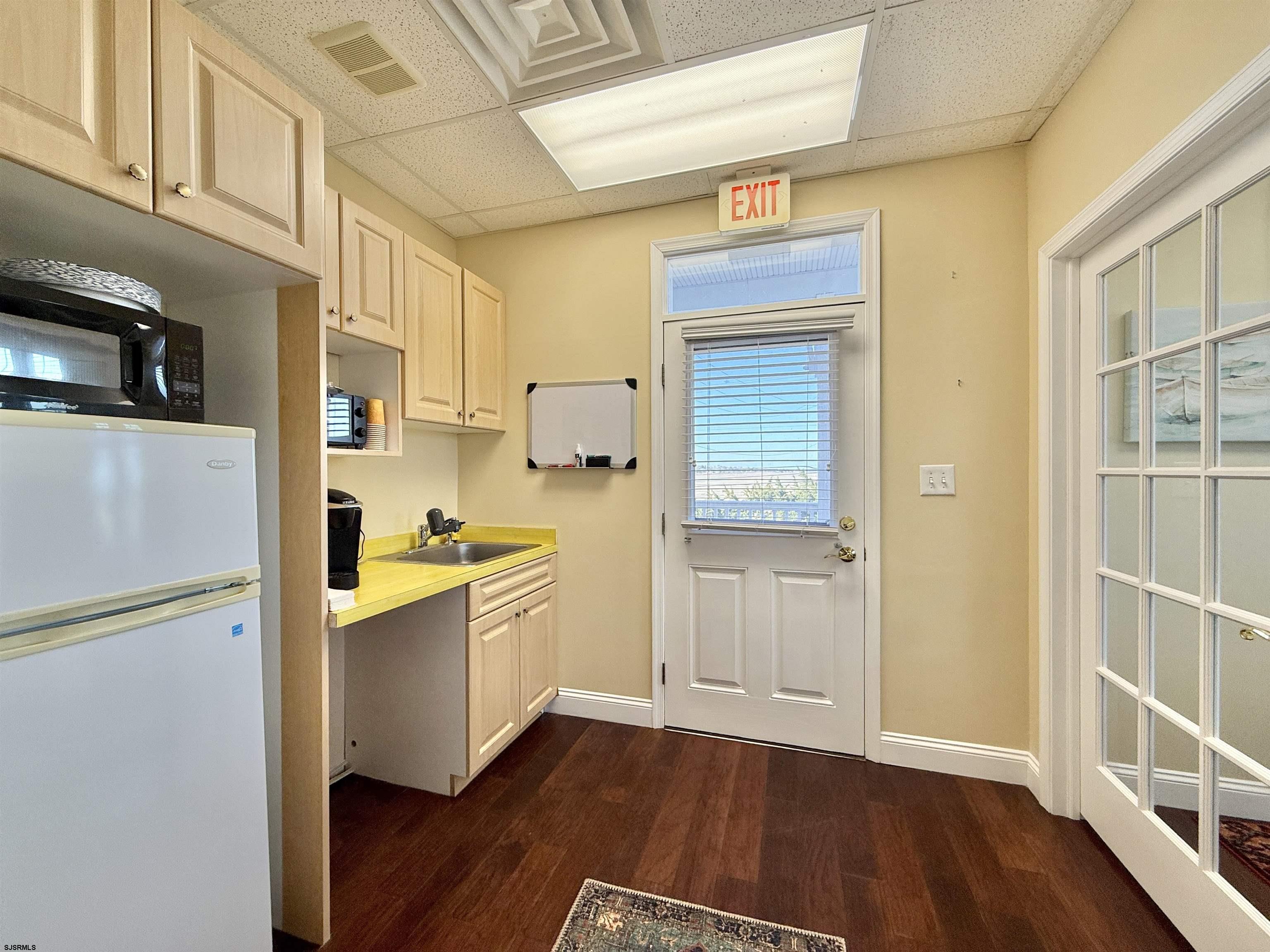 110 E Maryland Avenue